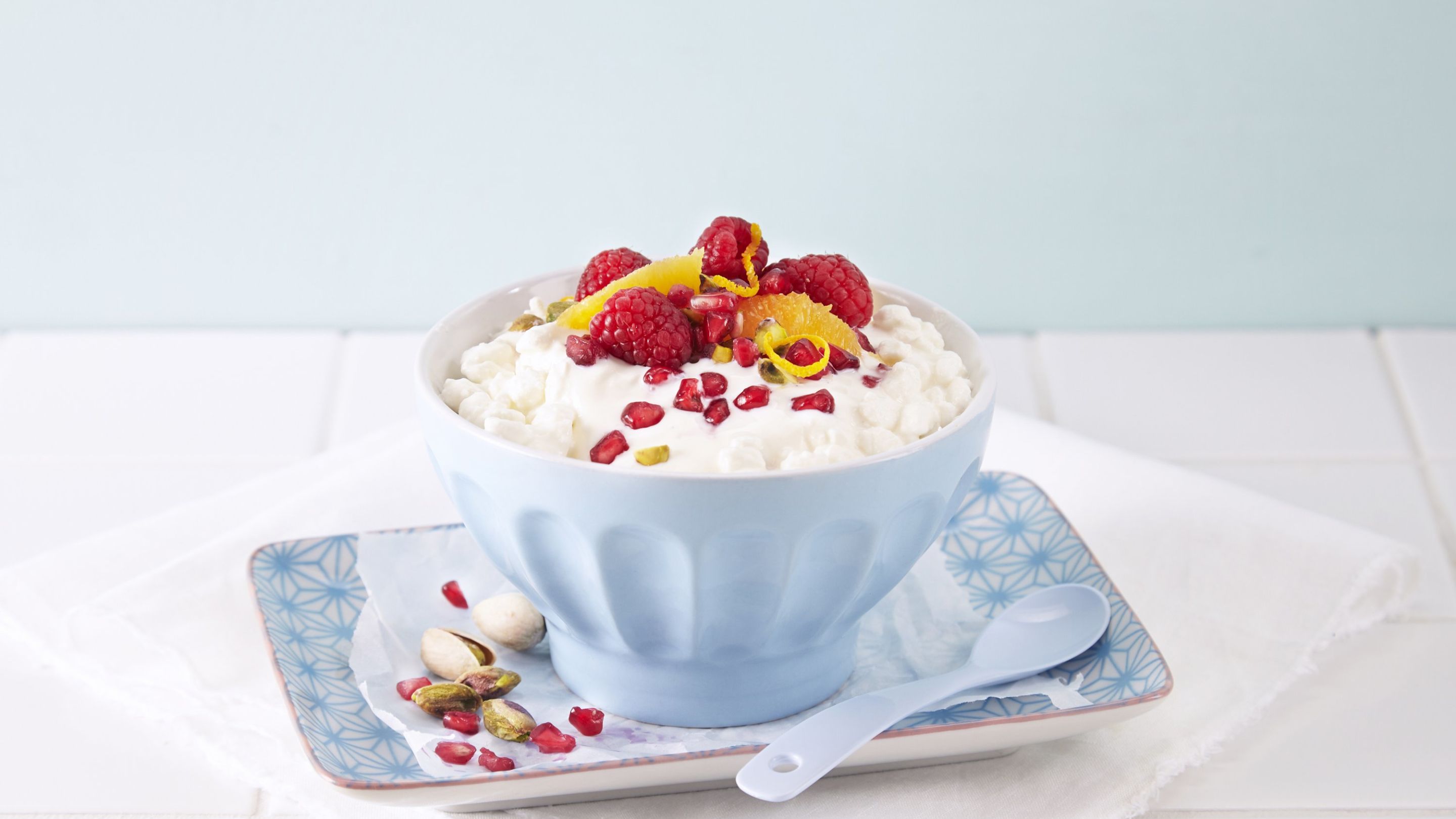 Cottage Cheese med Kesam® Vanilje, frukt, bær og nøtter.
