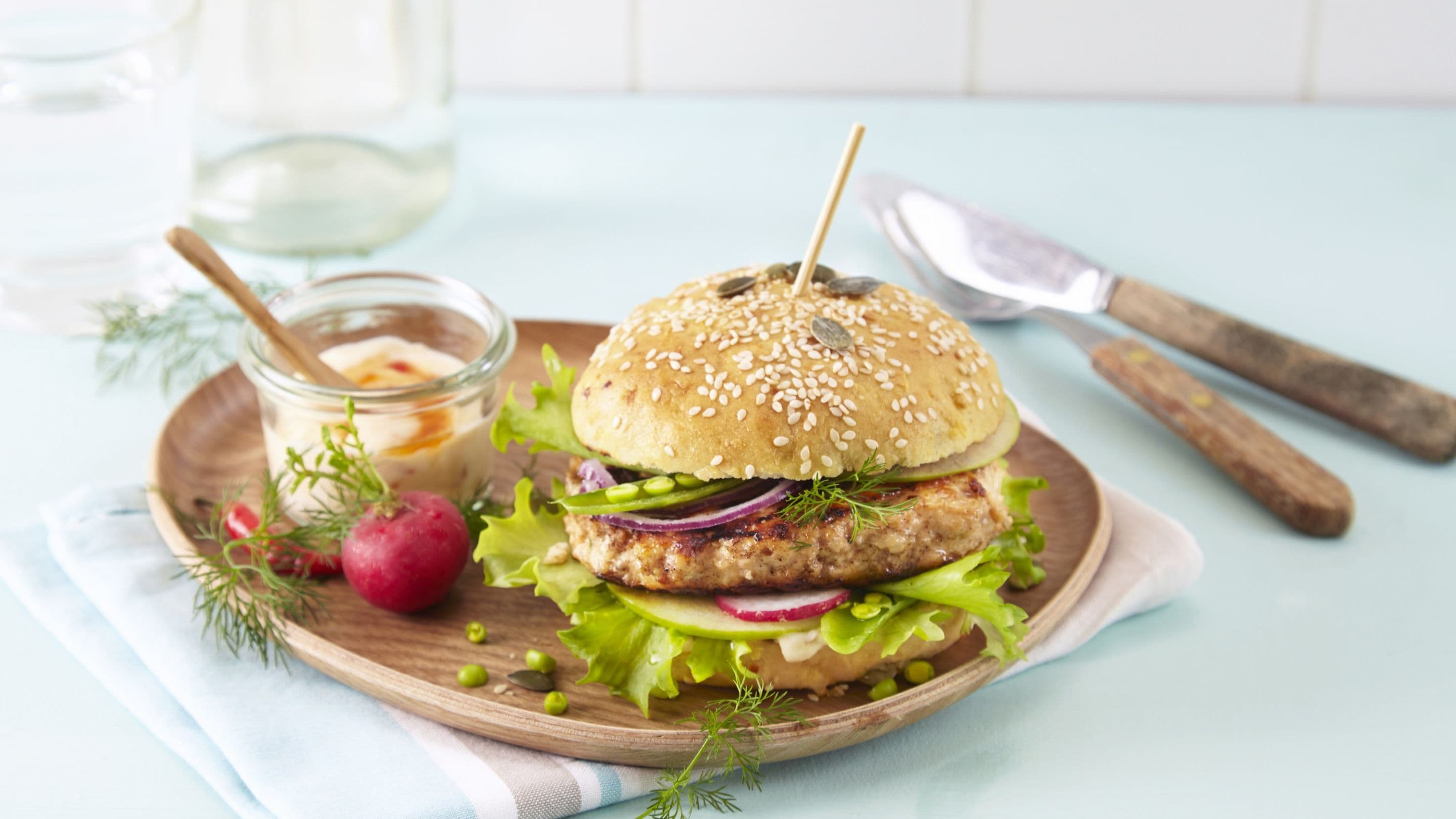Lakseburger med Cottage Cheese og sweet chilidressing