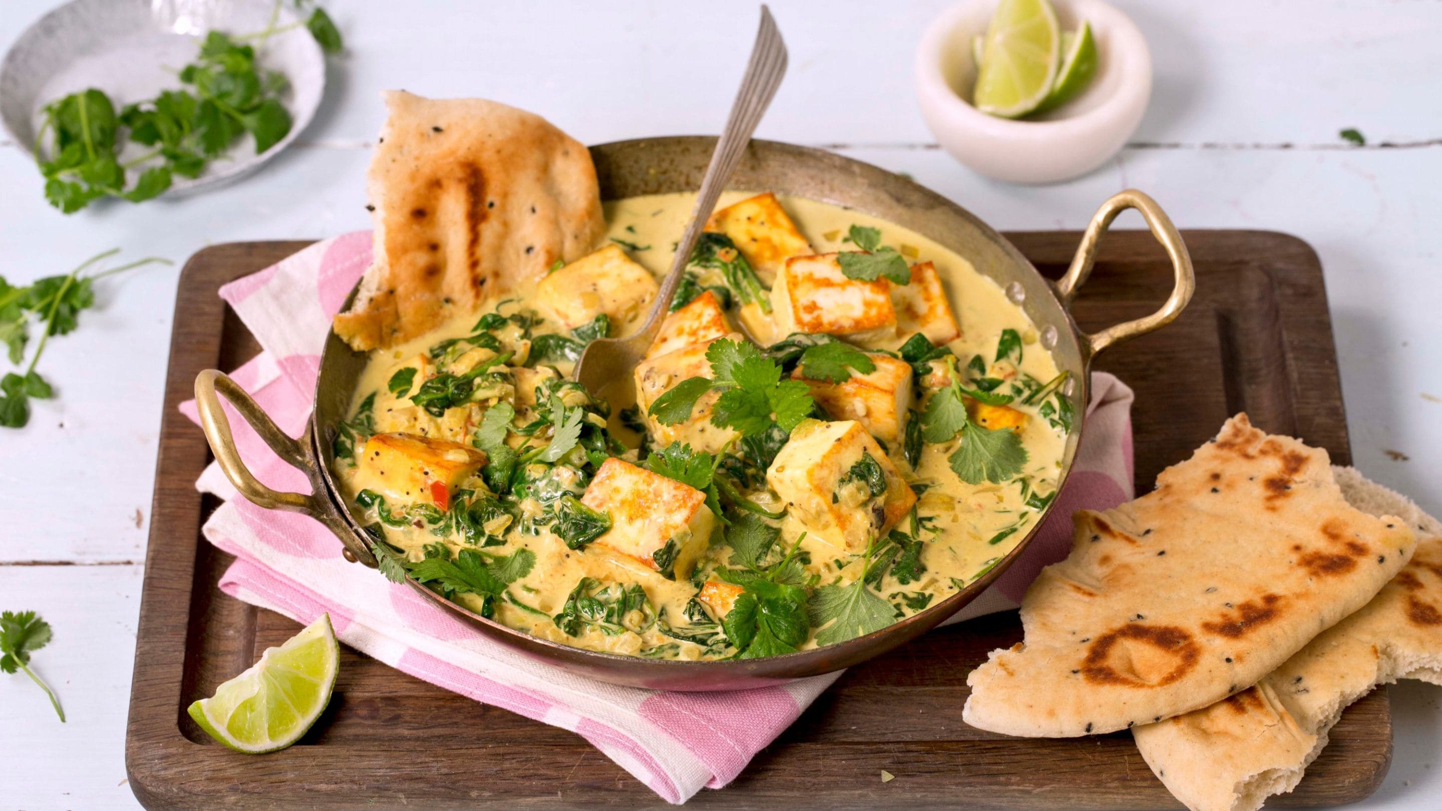 Paneer i spinatsaus