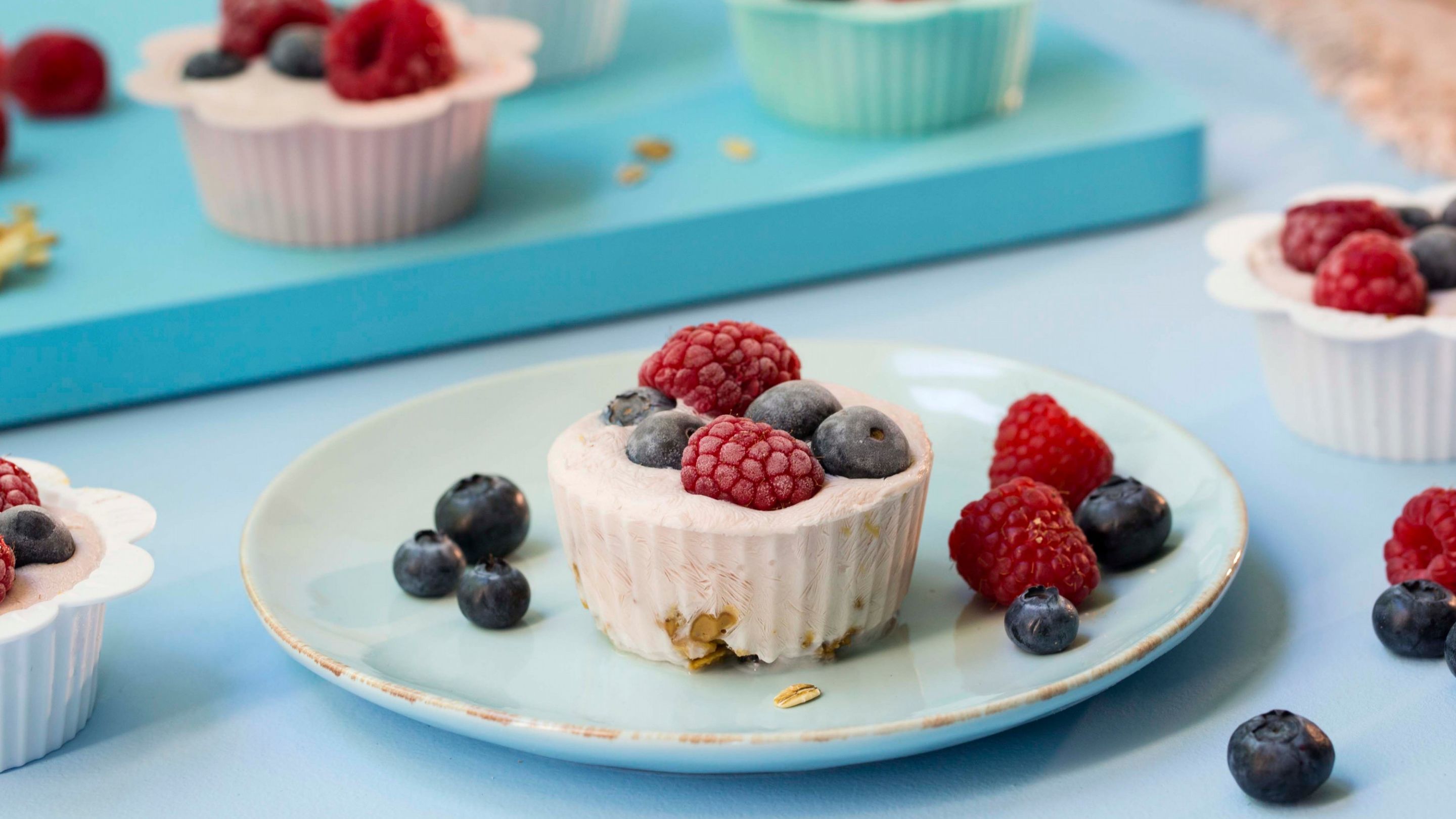 Frozen yoghurt muffin