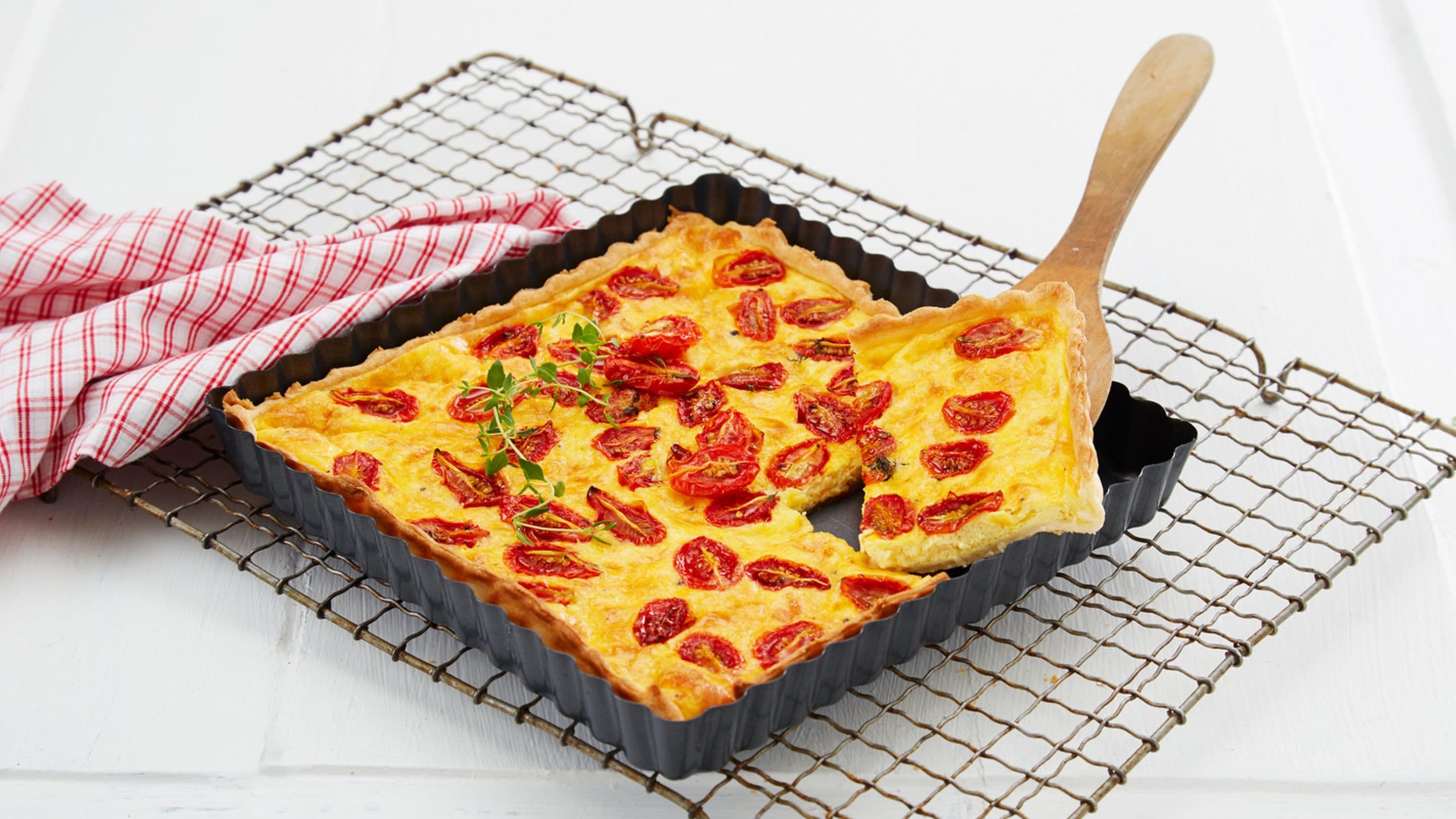 Ostepai med Ridderost og bakte tomater