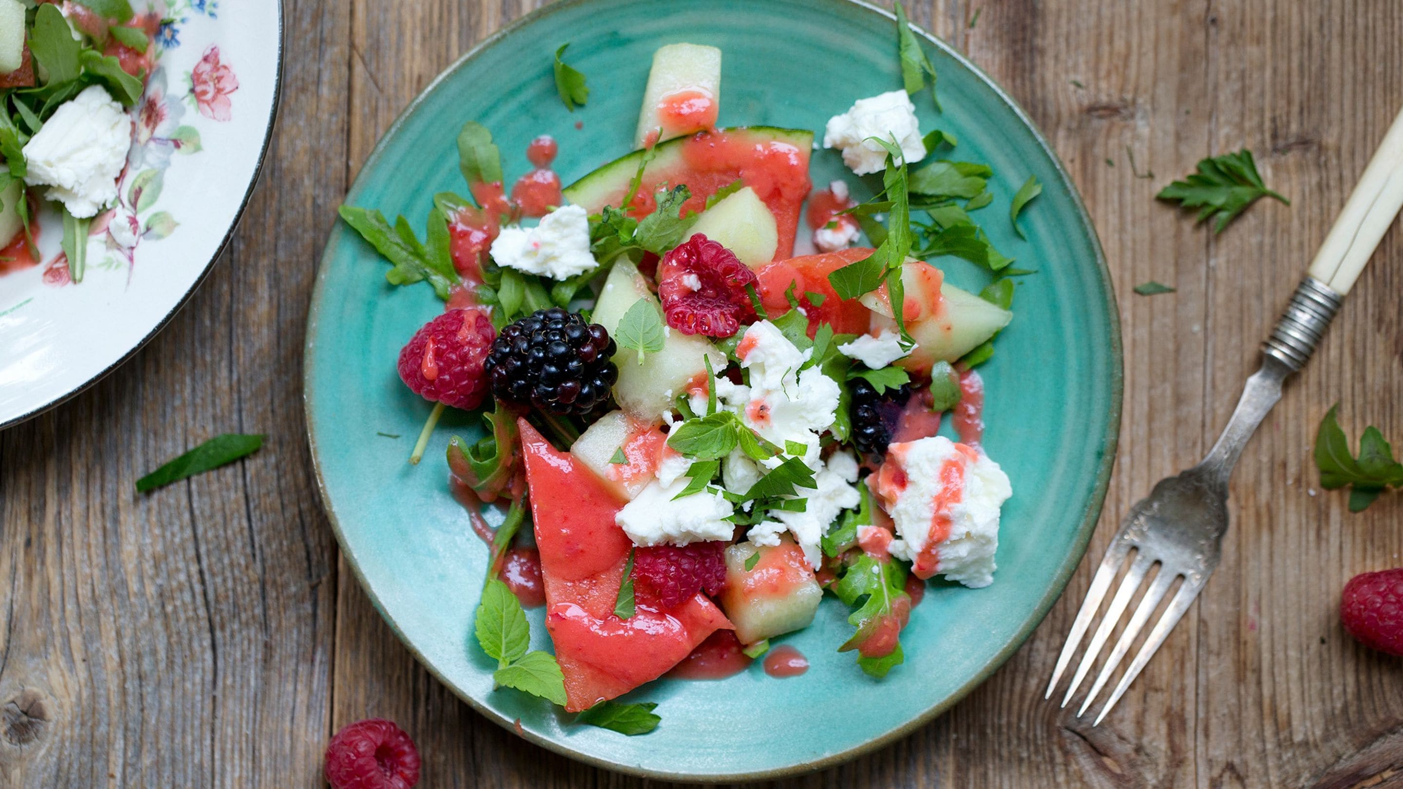 Melonsalat med fetaost og bringebærdressing