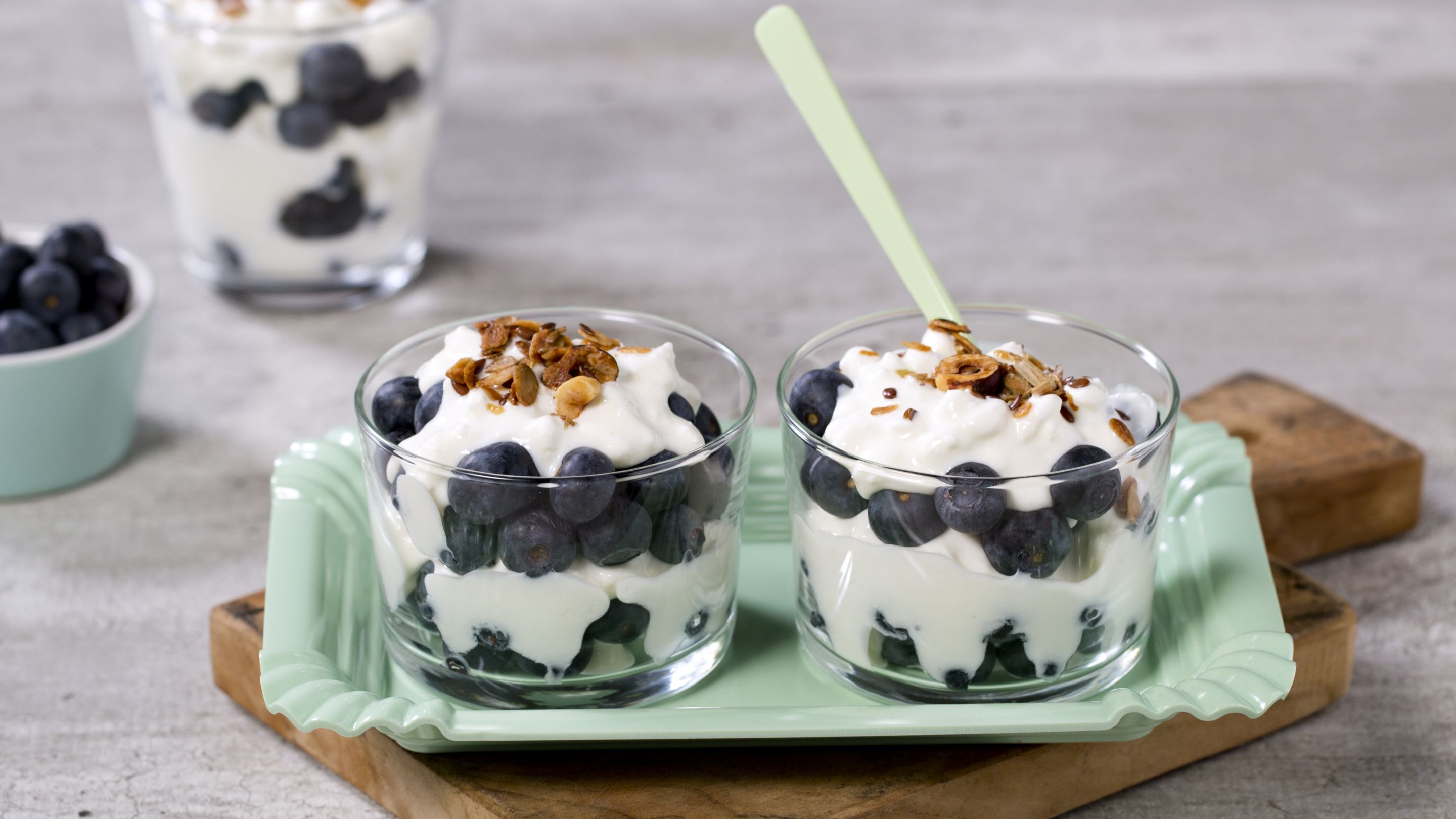 Tilslørte blåbærpiker med cottage cheese