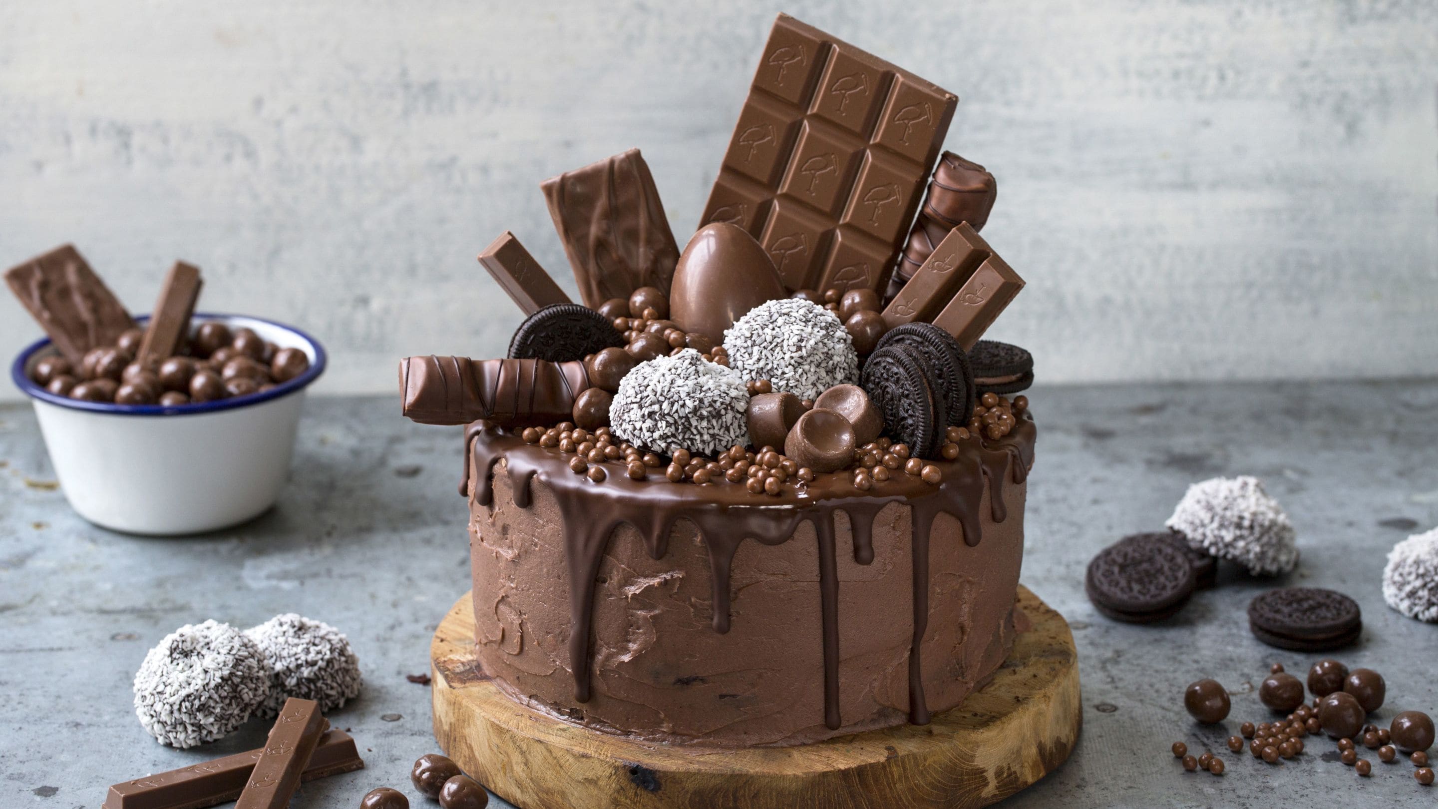 Chocolate Explosion Sjokoladekake - Oppskrift fra TINE Kjøkken