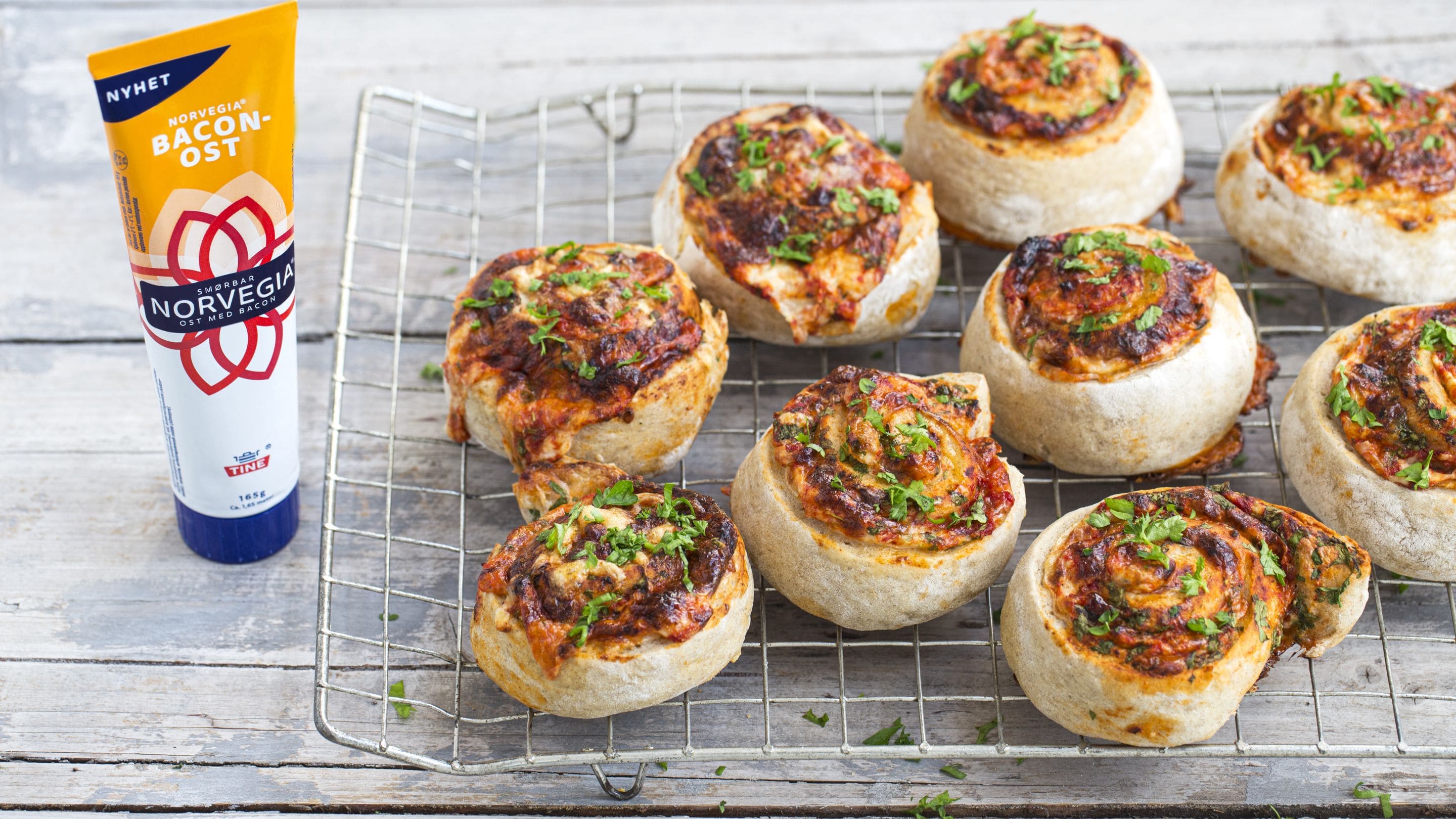 Pizzasnurrer med Norvegia® baconost