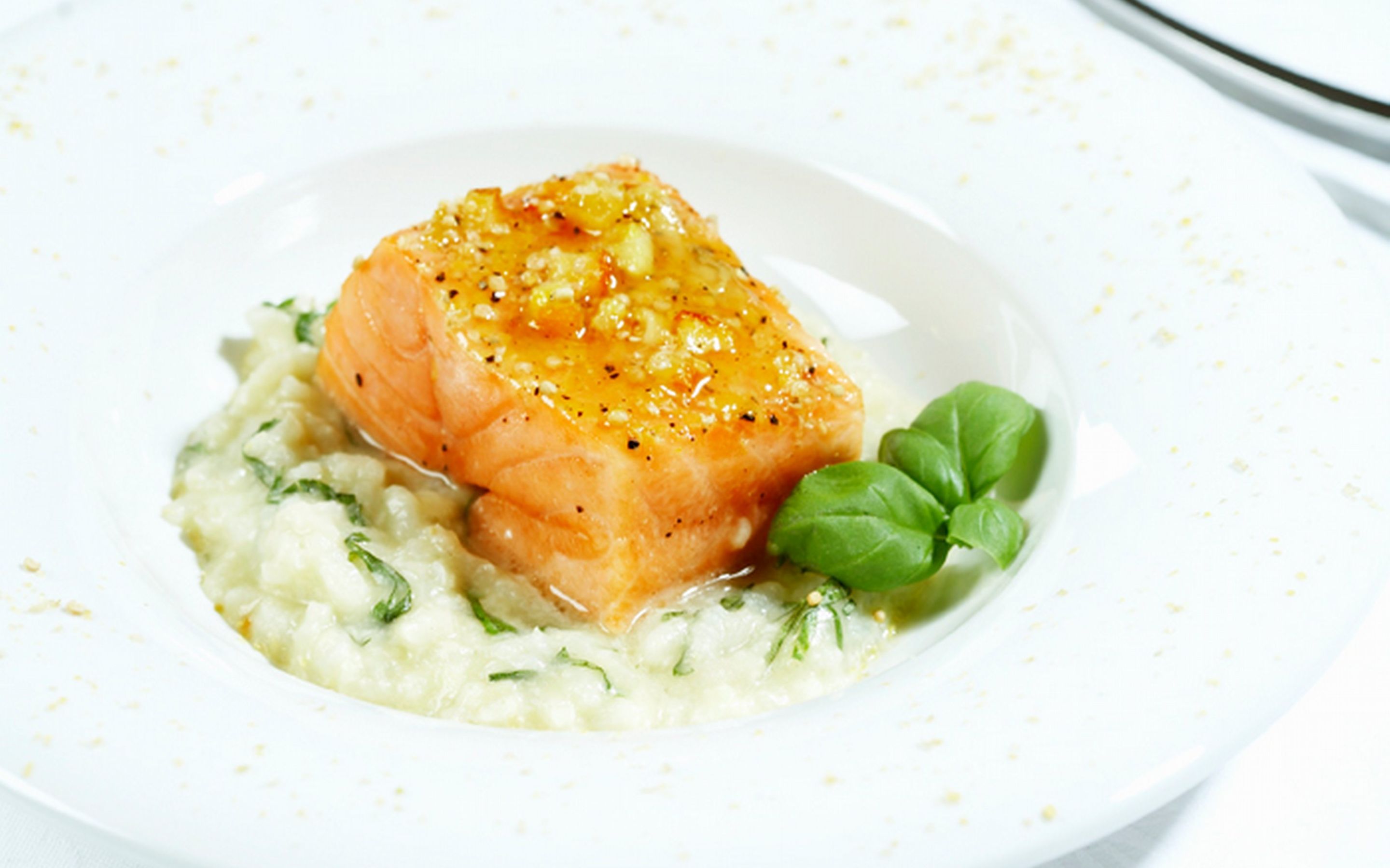 Søtsyrlig laks med risotto