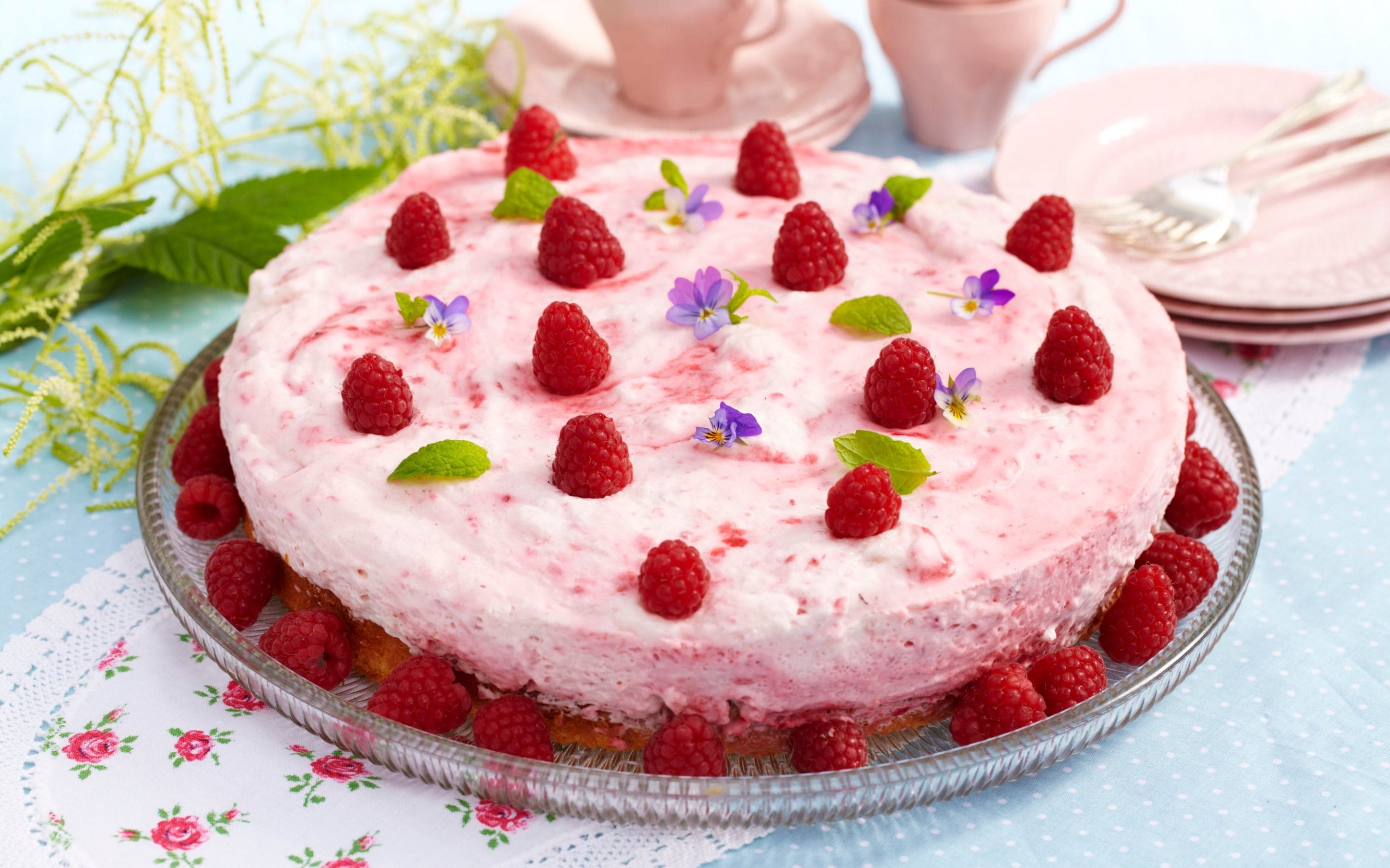 Bringebærmoussekake