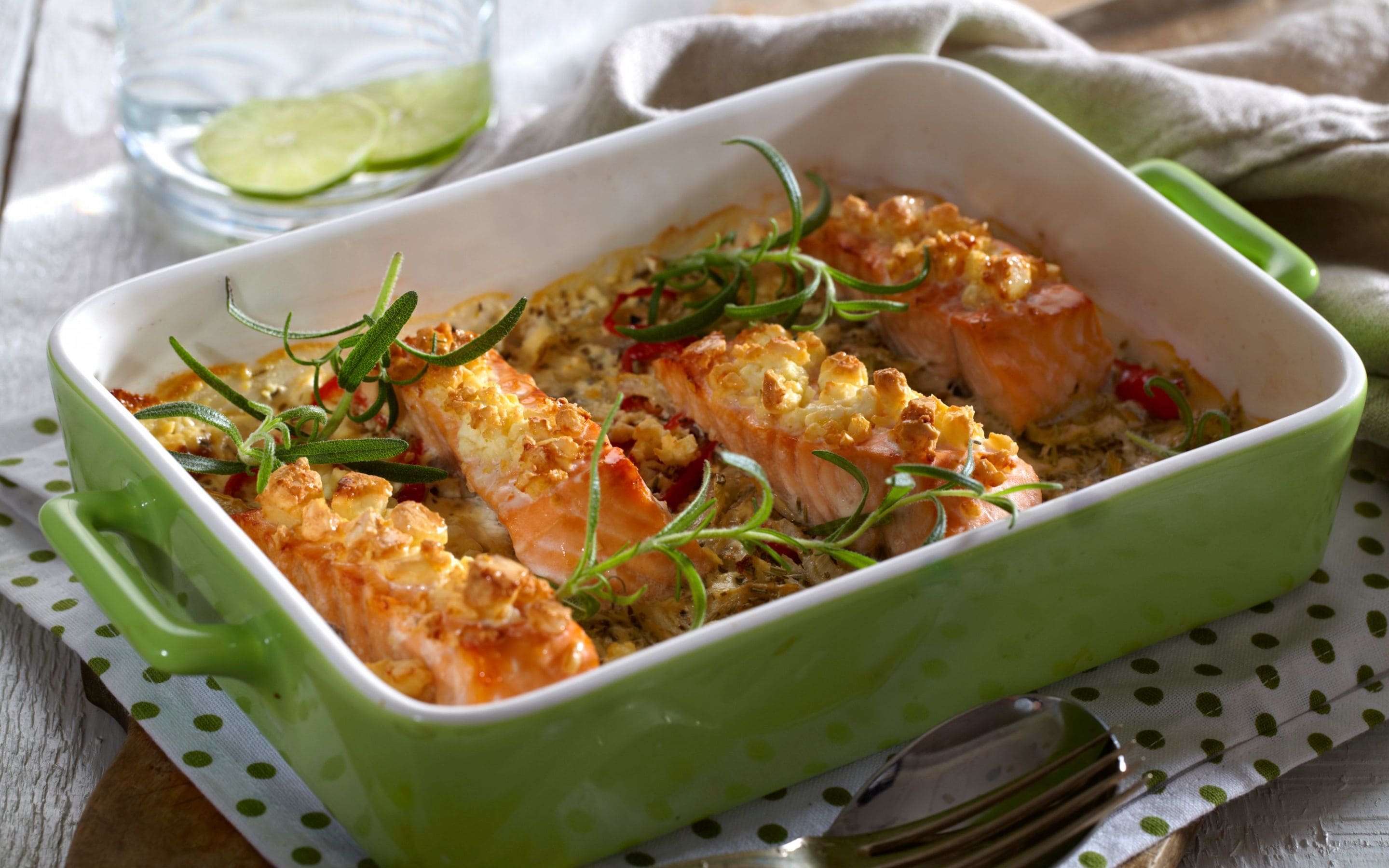 Lakseform med feta og rosmarin