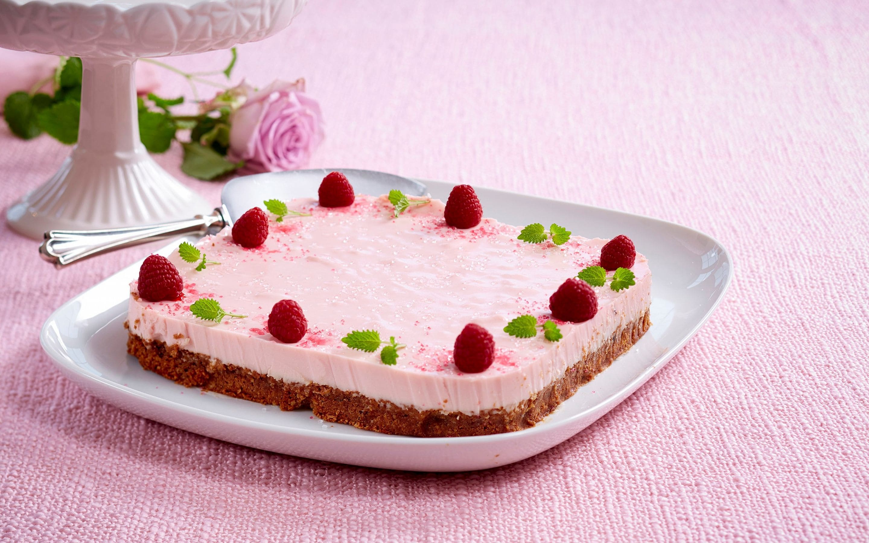 Ostekake med hasselnøttbunn