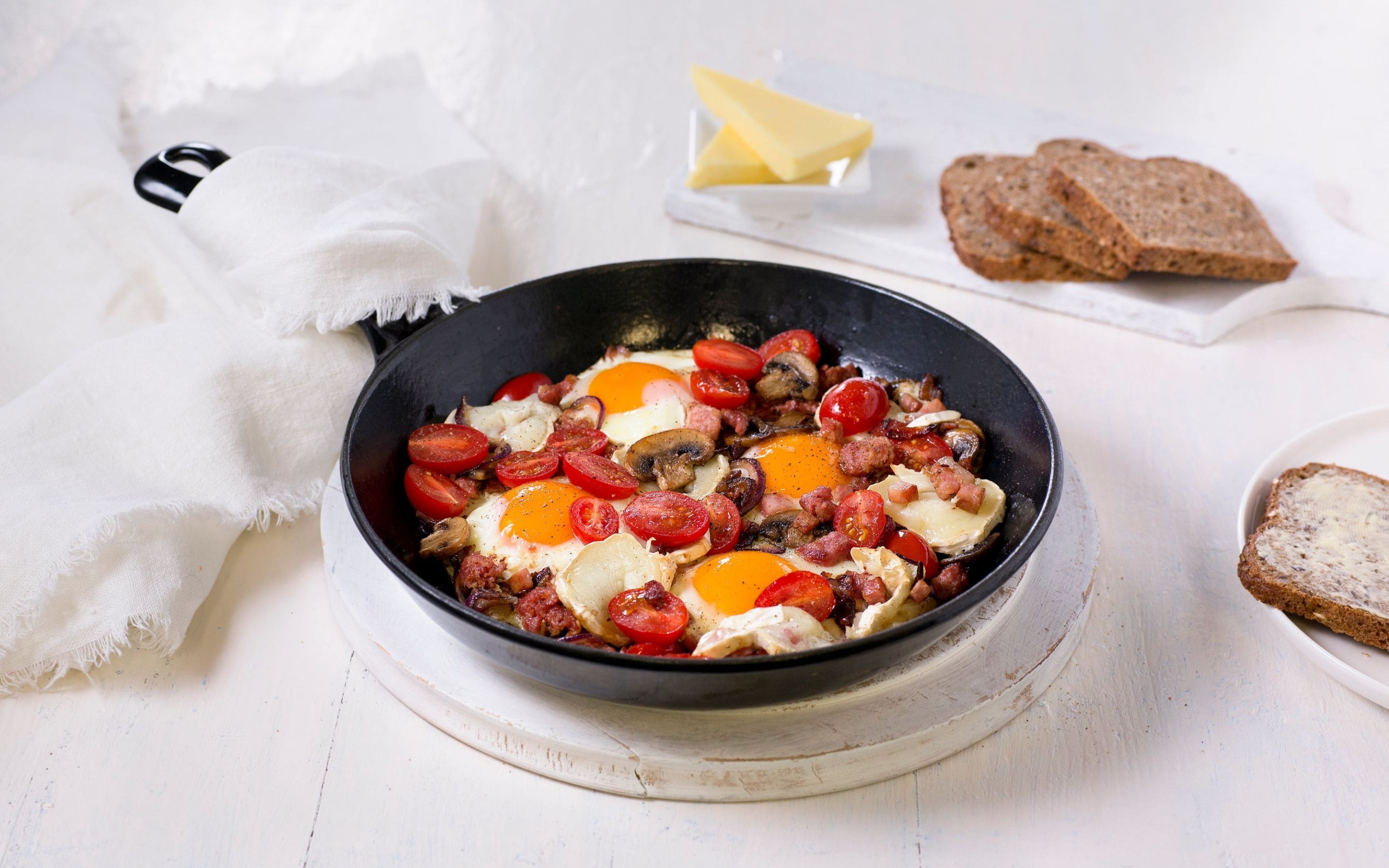Speileggomelett med chevre