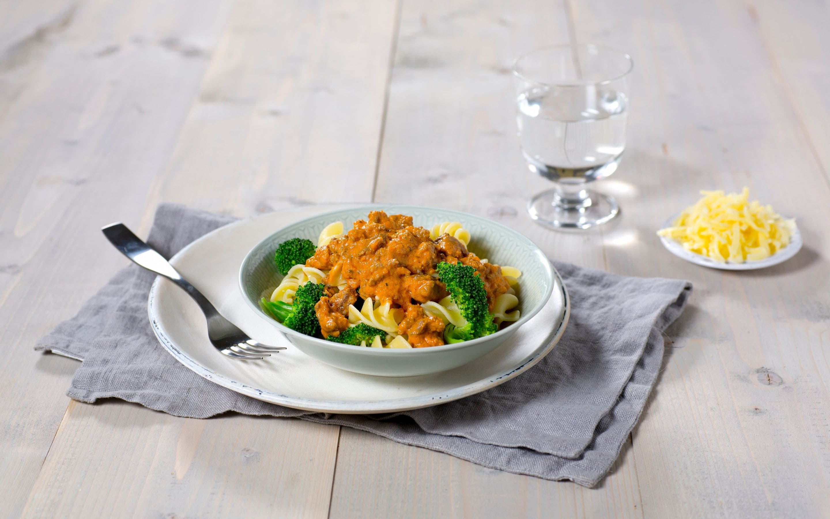 Pastaskruer med kremet tomatsaus