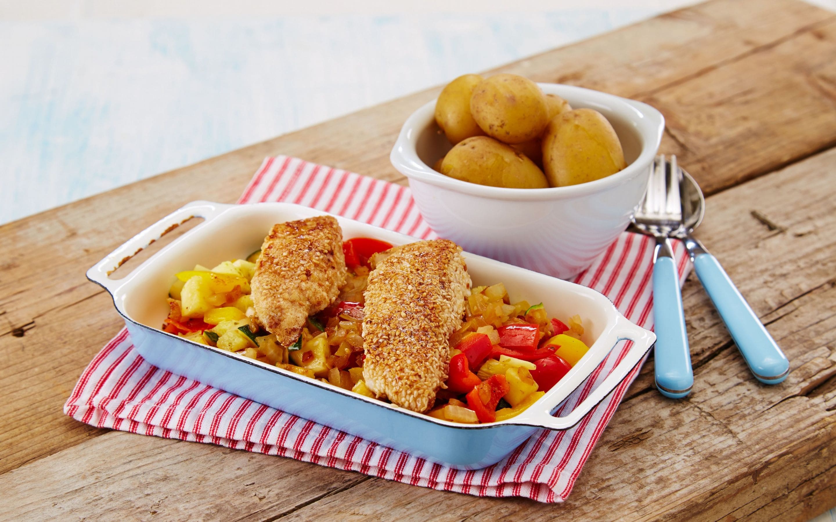 Sesampanert steinbitfilet med ratatouille
