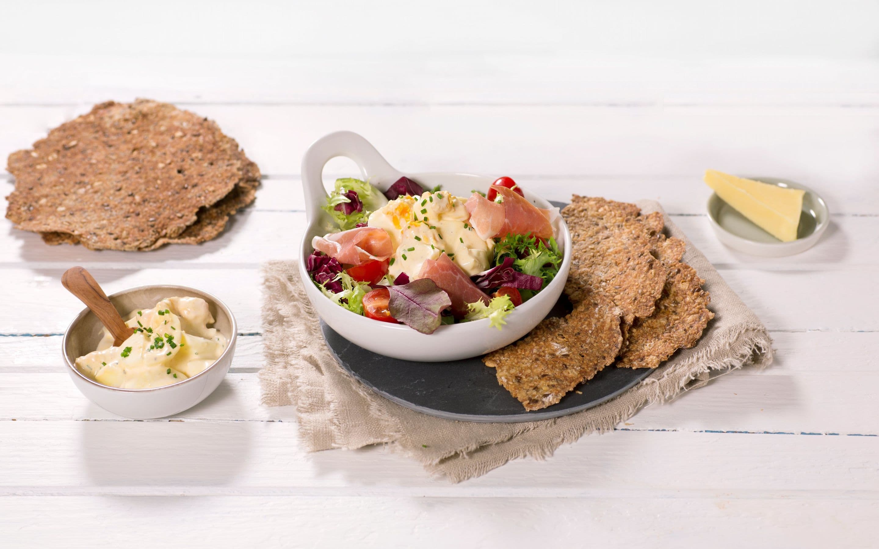 Eggesalat med spekeskinke