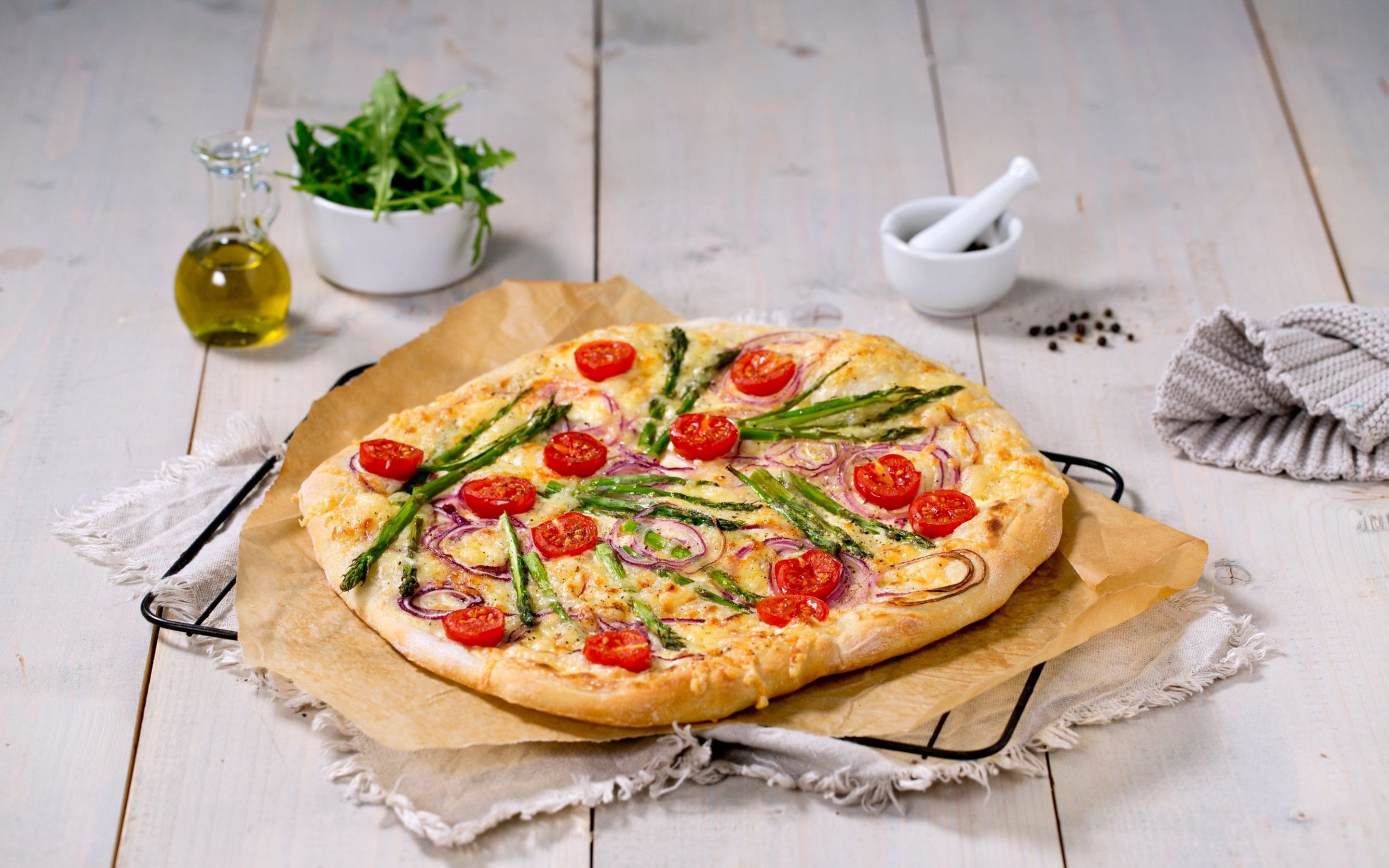 Grillet hvit pizza