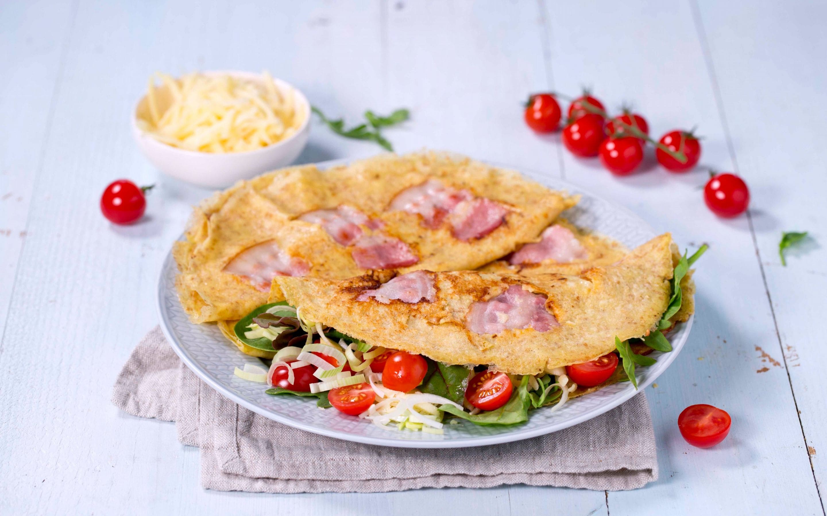 Grove pannekaker med bacon