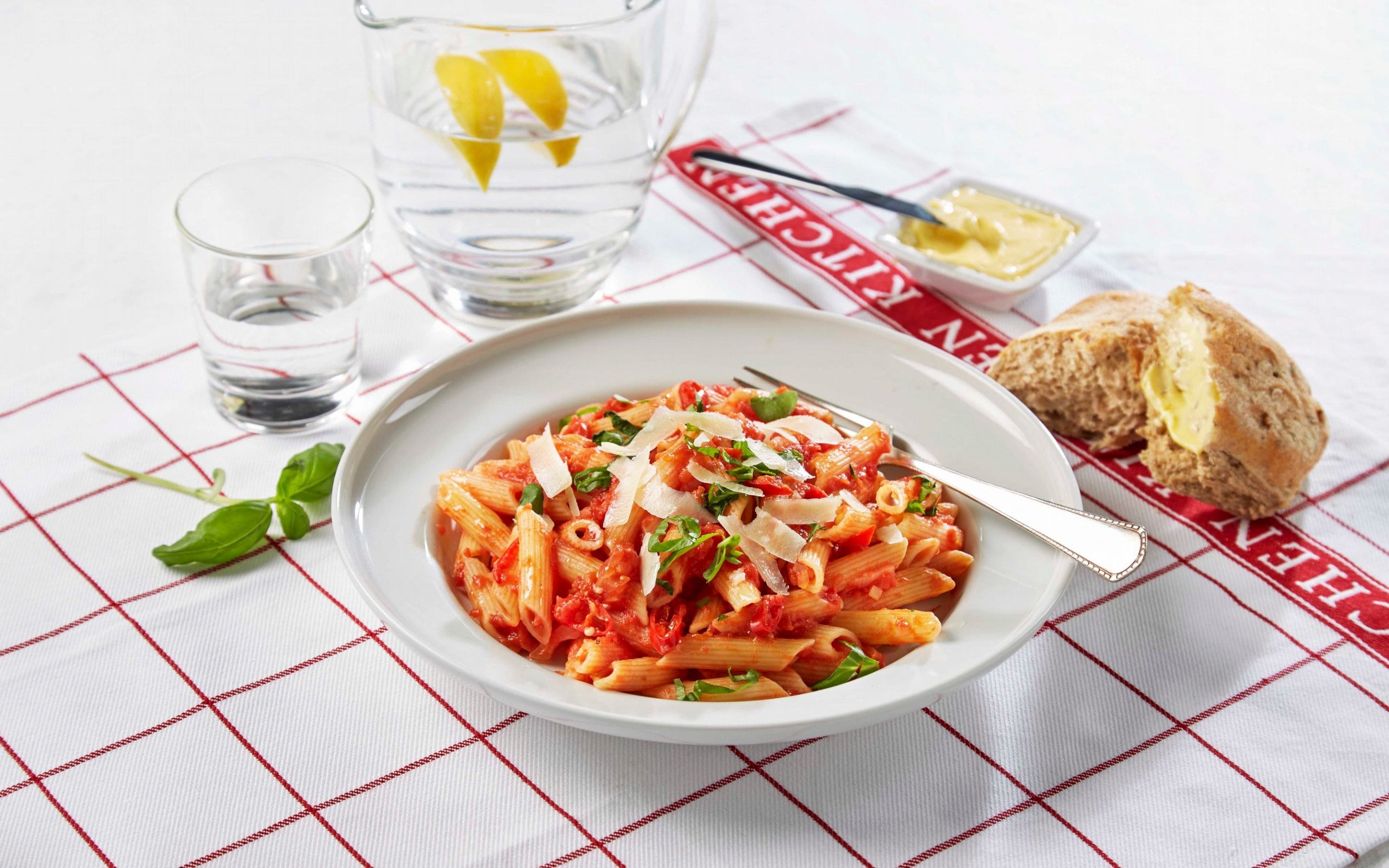 Pasta arrabiata (Sinna pasta)