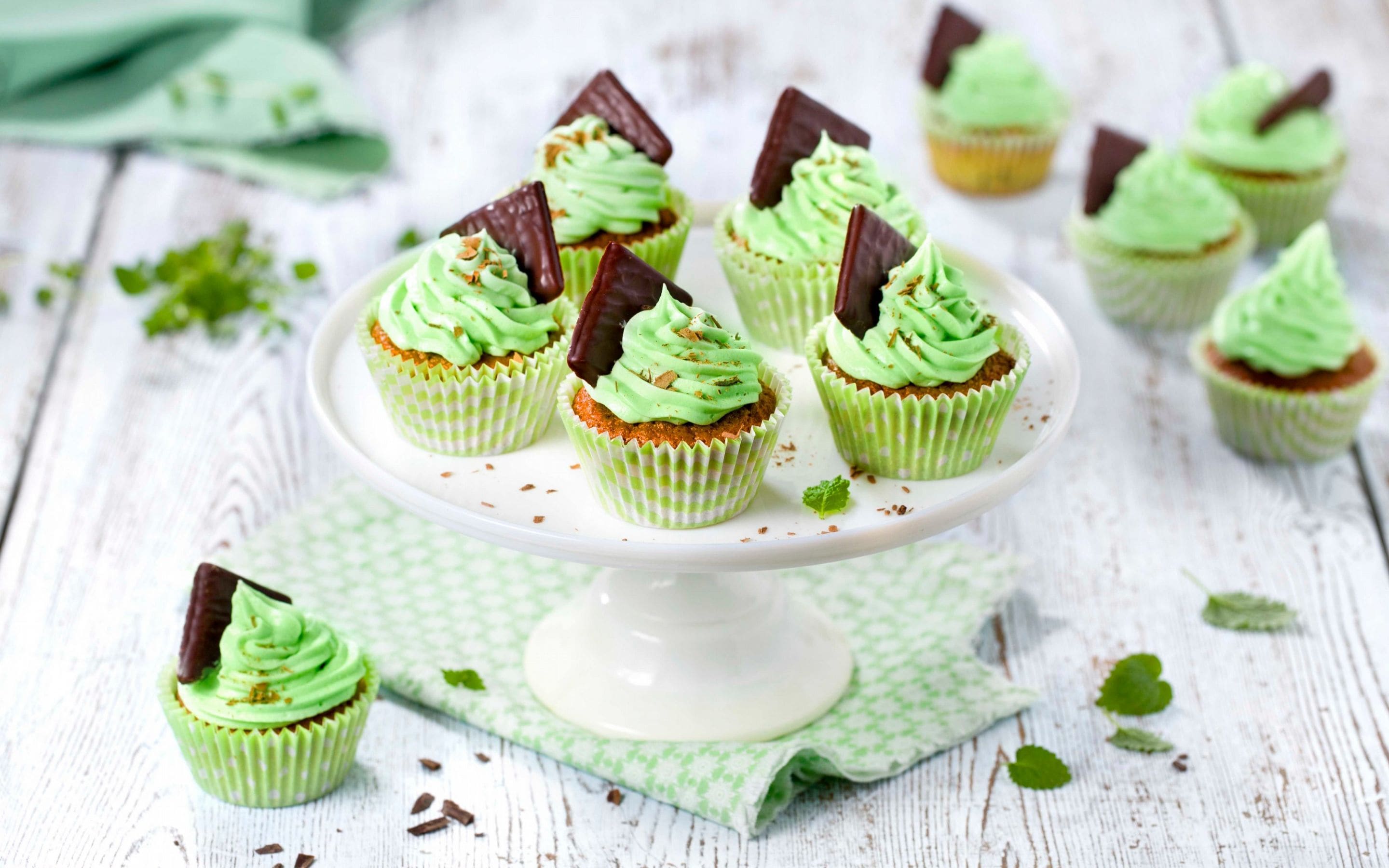 Muffins med mørk sjokolade og peppermynte