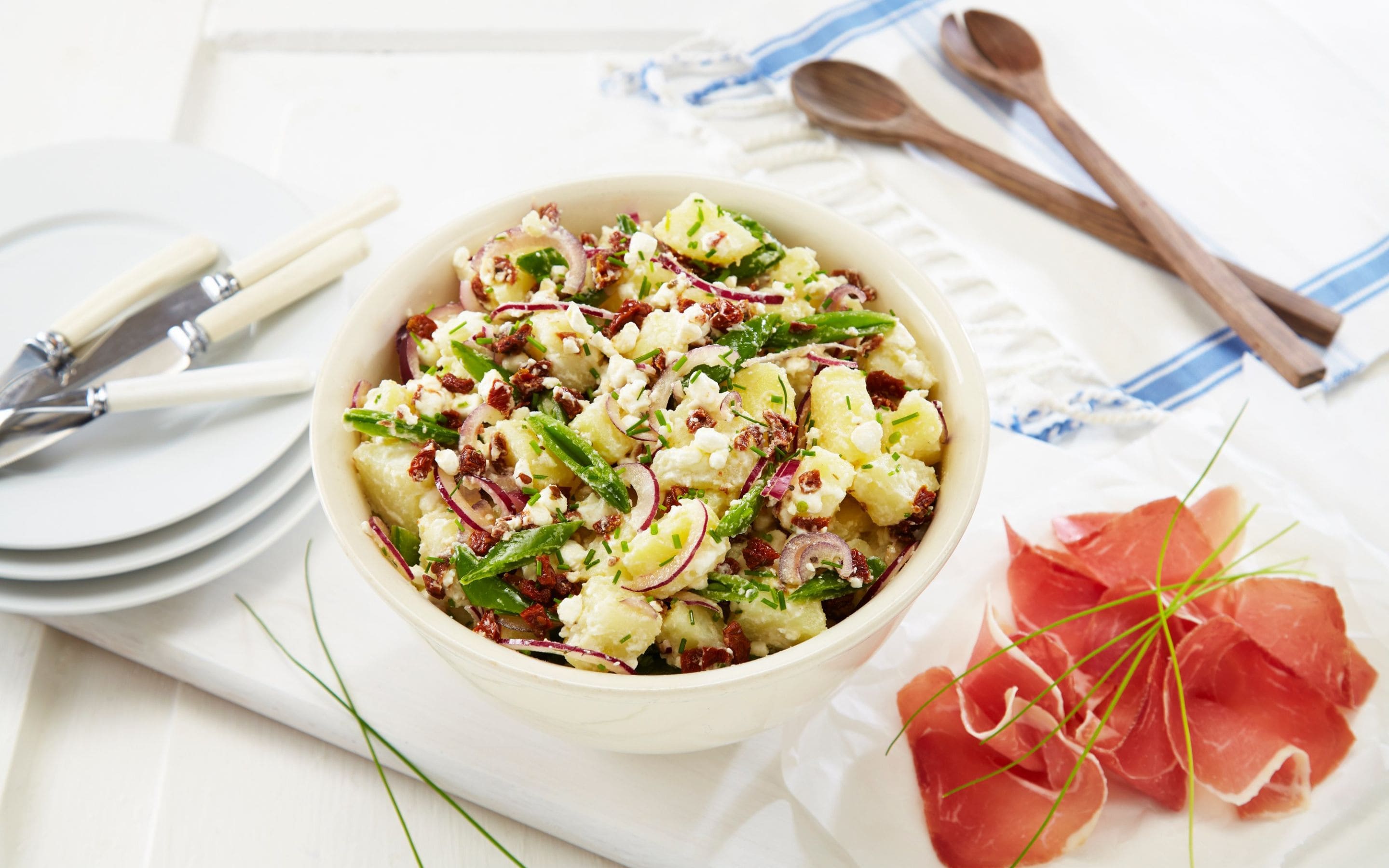 Lun og mettende potetsalat