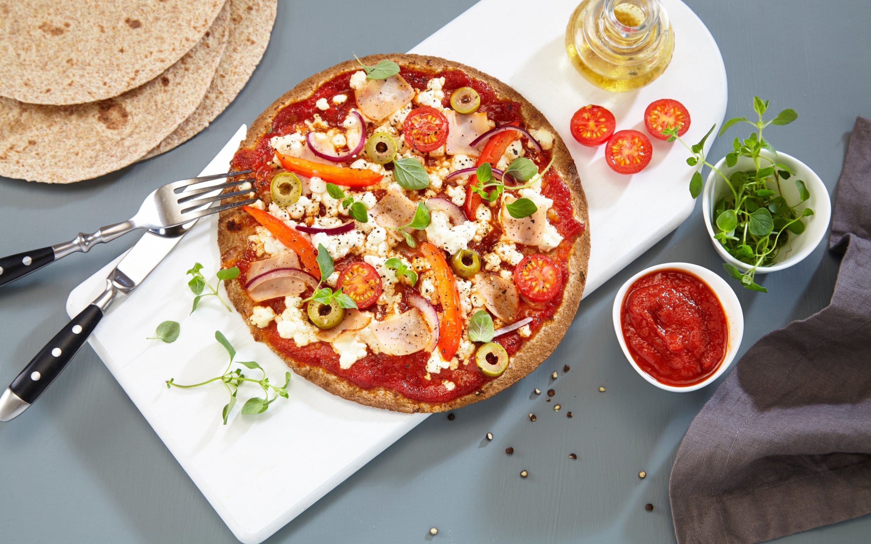 Tortilla pizza med Cottage Cheese og kylling