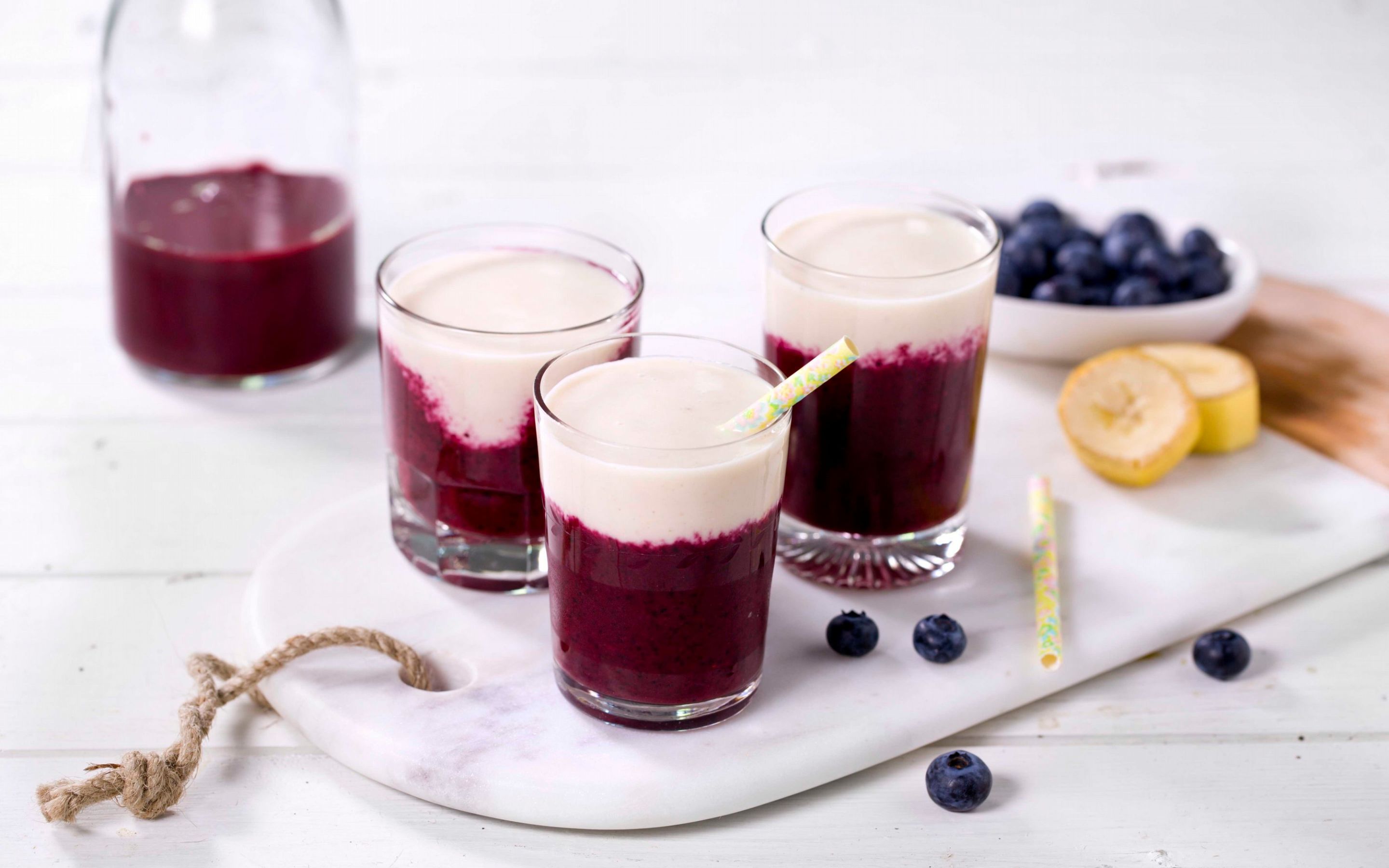 Tolags banan- og blåbærsmoothie