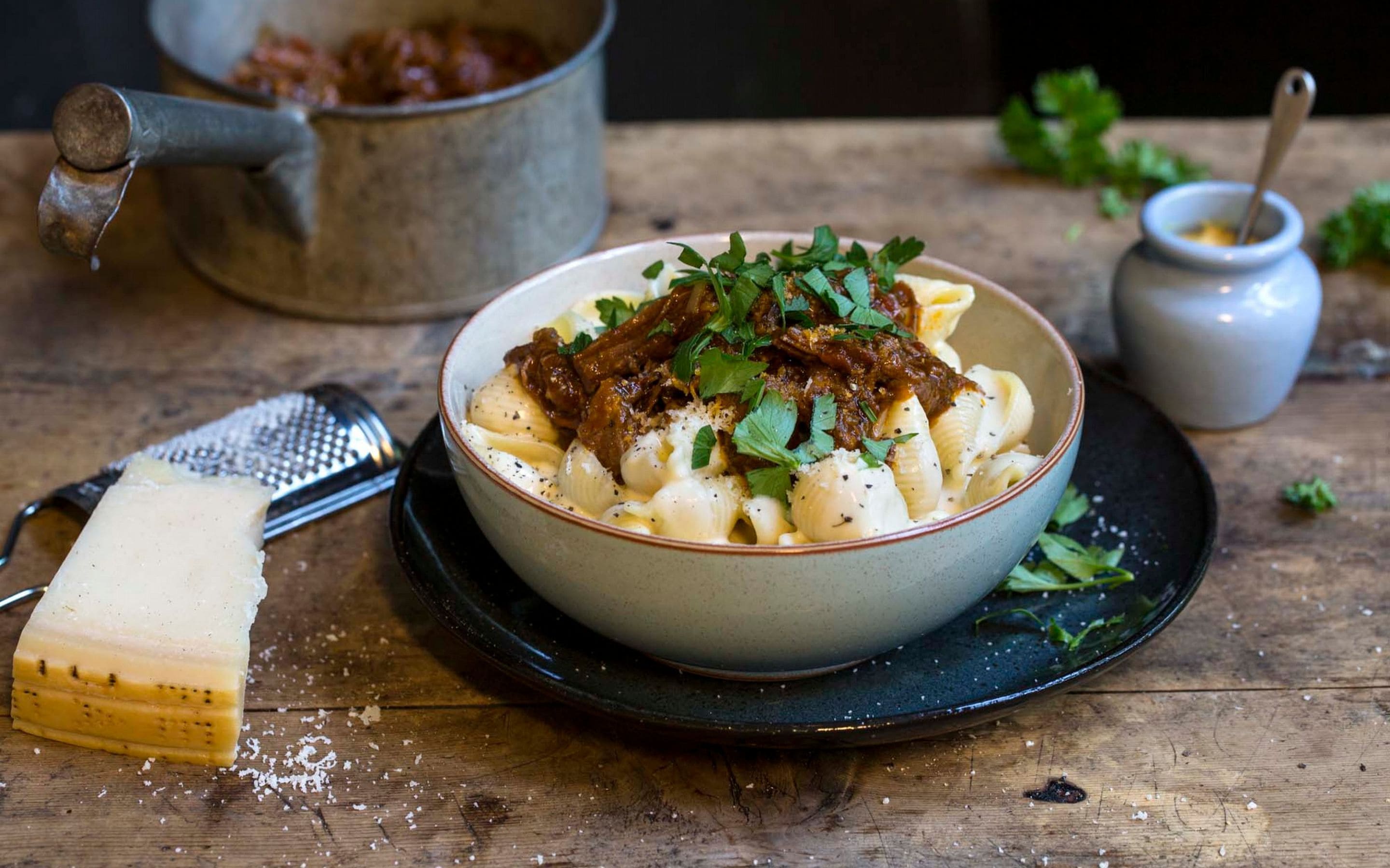 Mac´n´cheese med Jarlsberg XO og oksehaleragu