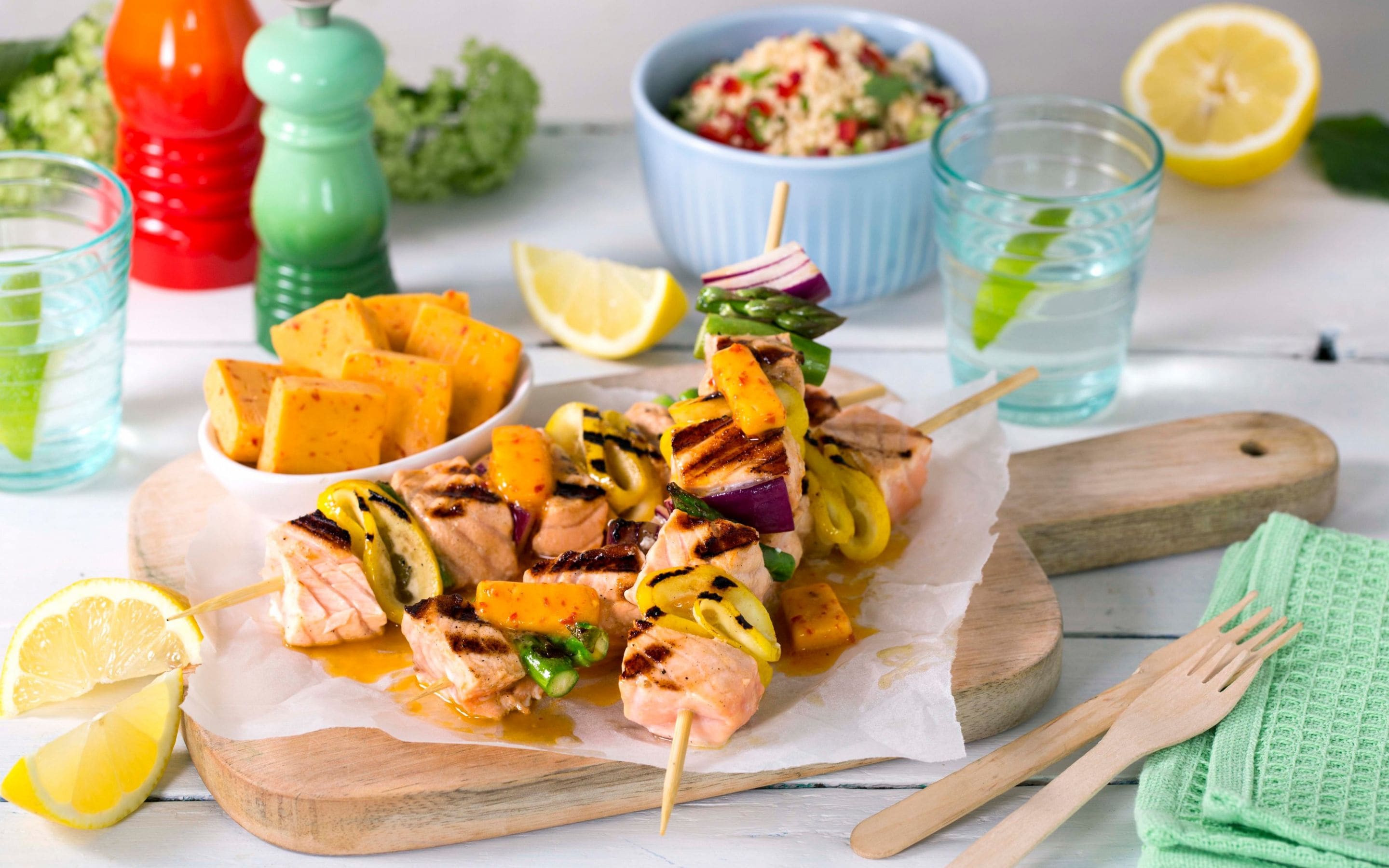 Grillet laks med sitron og grillsmør