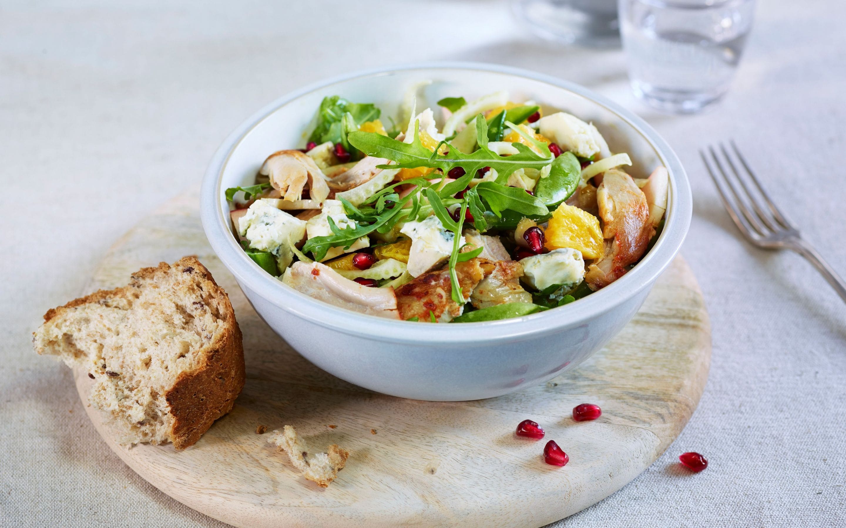 Kyllingsalat med eple, fennikel og appelsin