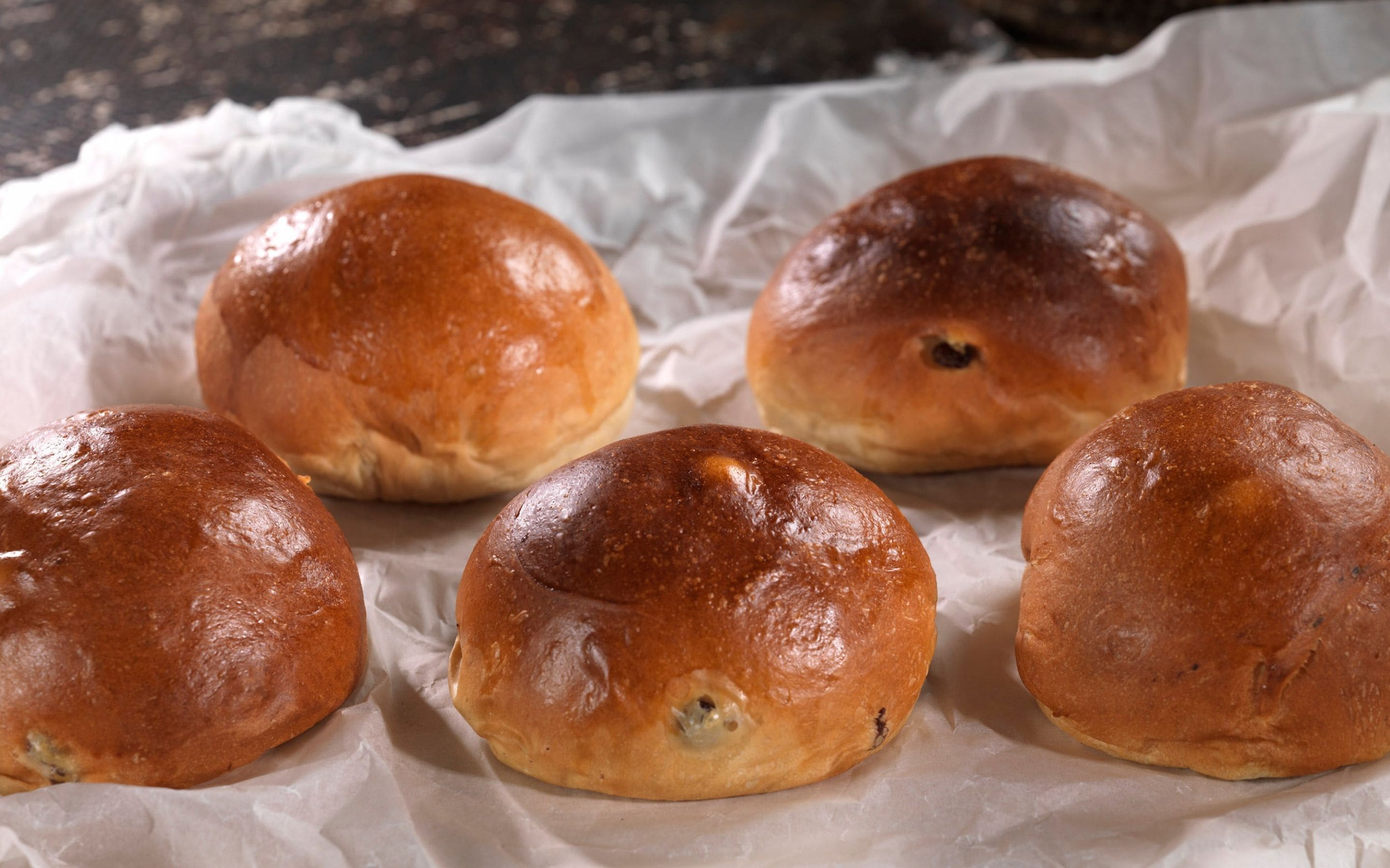 Boller med rosiner fra Bakeriet i Lom