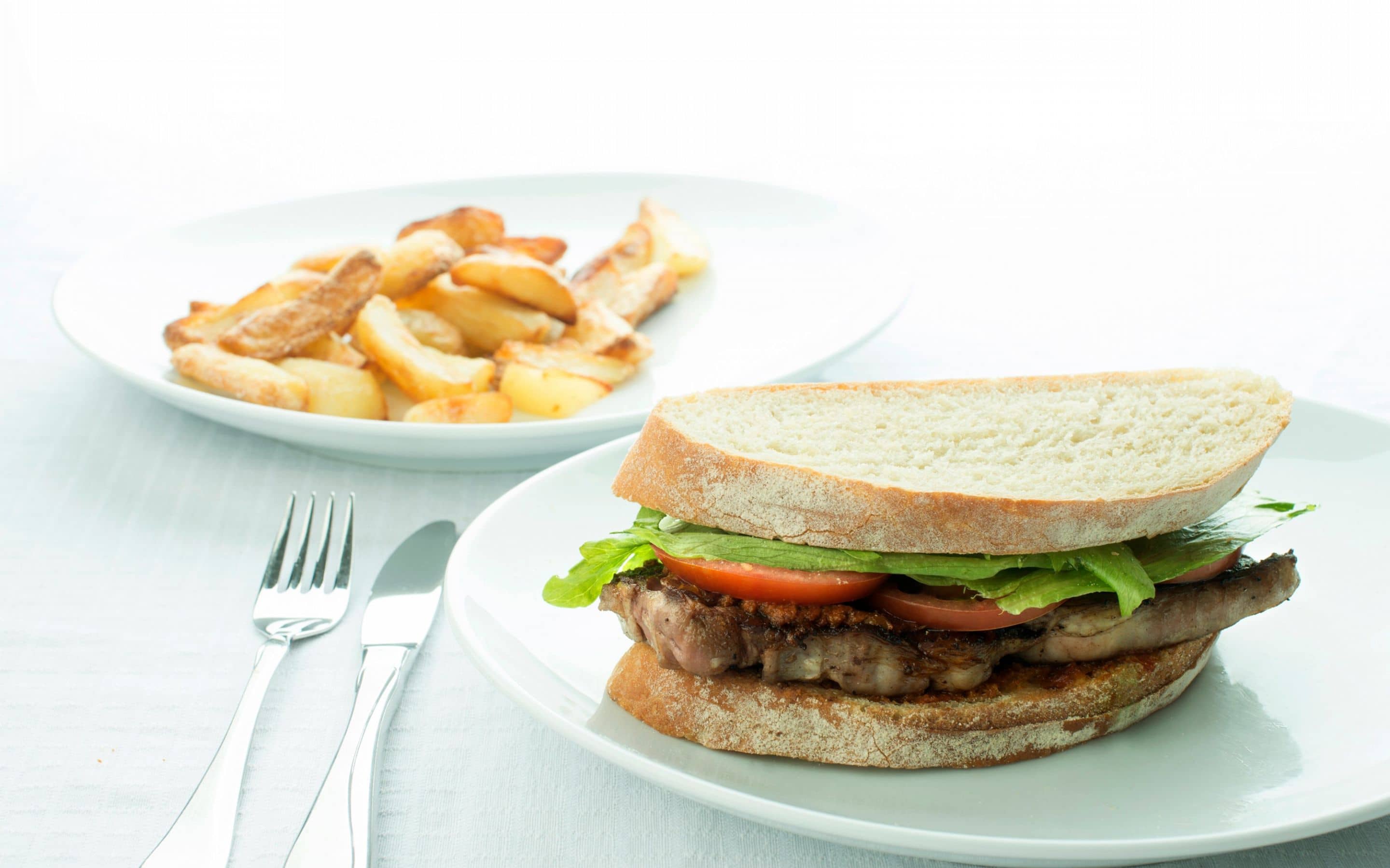 Oppskrift og enkelt middagstips med Varm biffsandwich