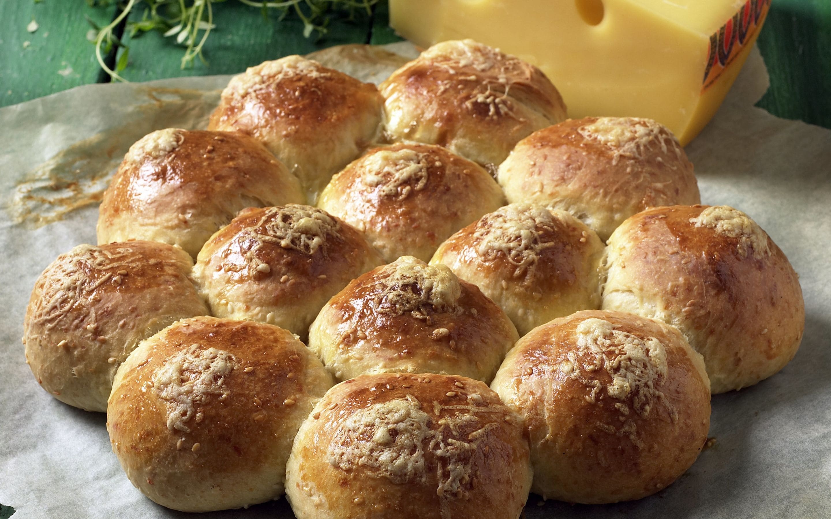Brytebrød med Jarlsberg og sesam