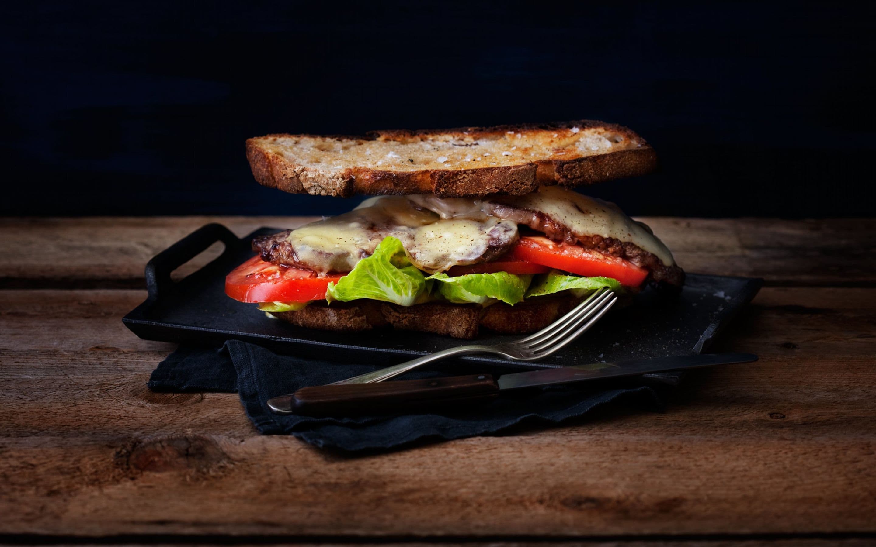 Bookmakers Sandwich med entrecote og Norvegia