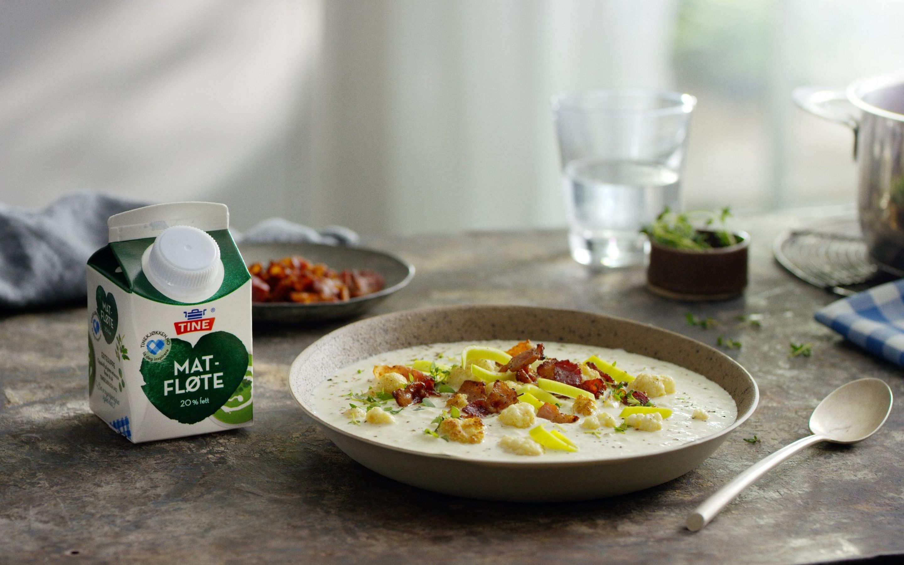 Blomkålsuppe med bacon og purre