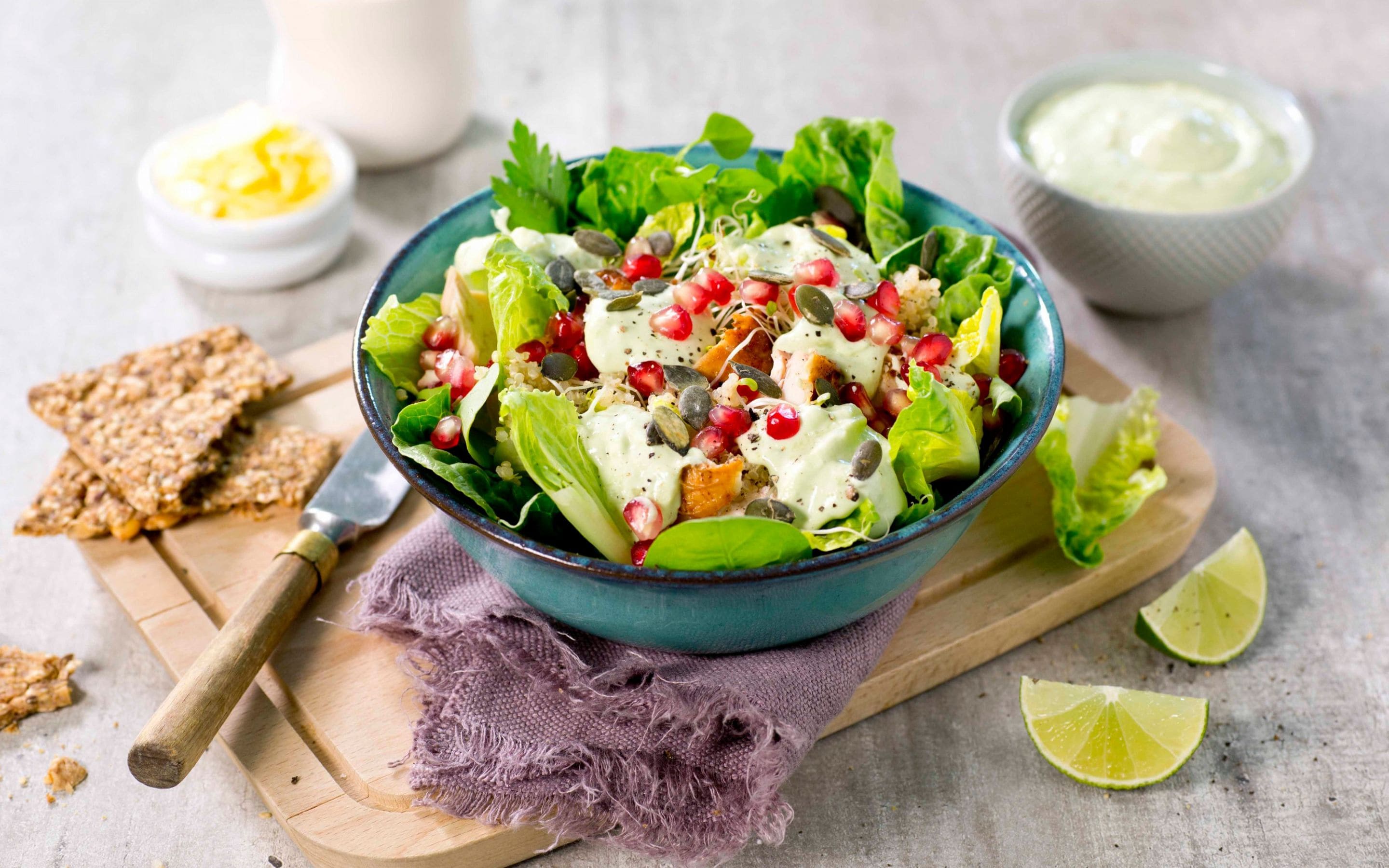 Kyllingsalat med quinoa og avokado