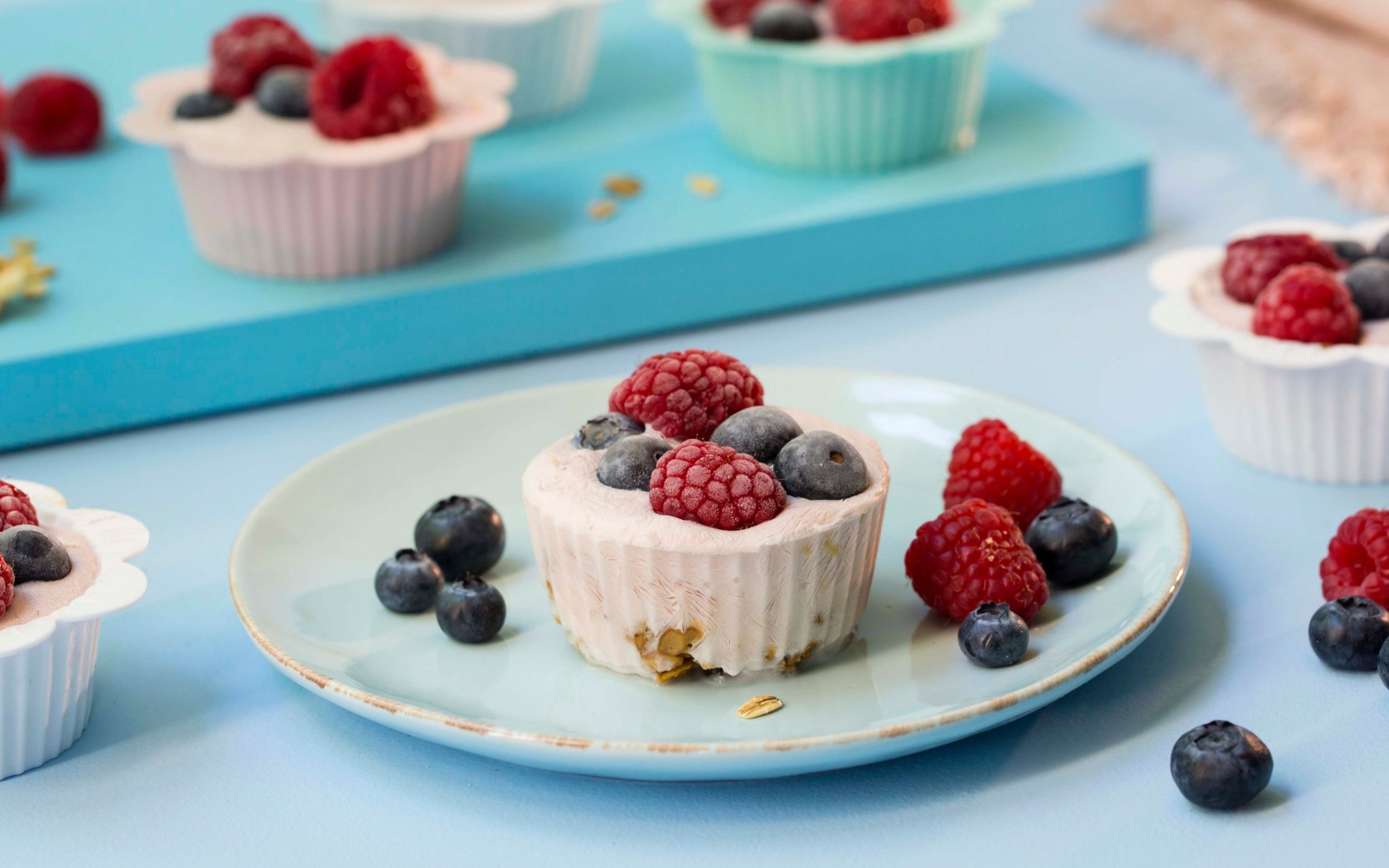 Frozen yoghurt muffin