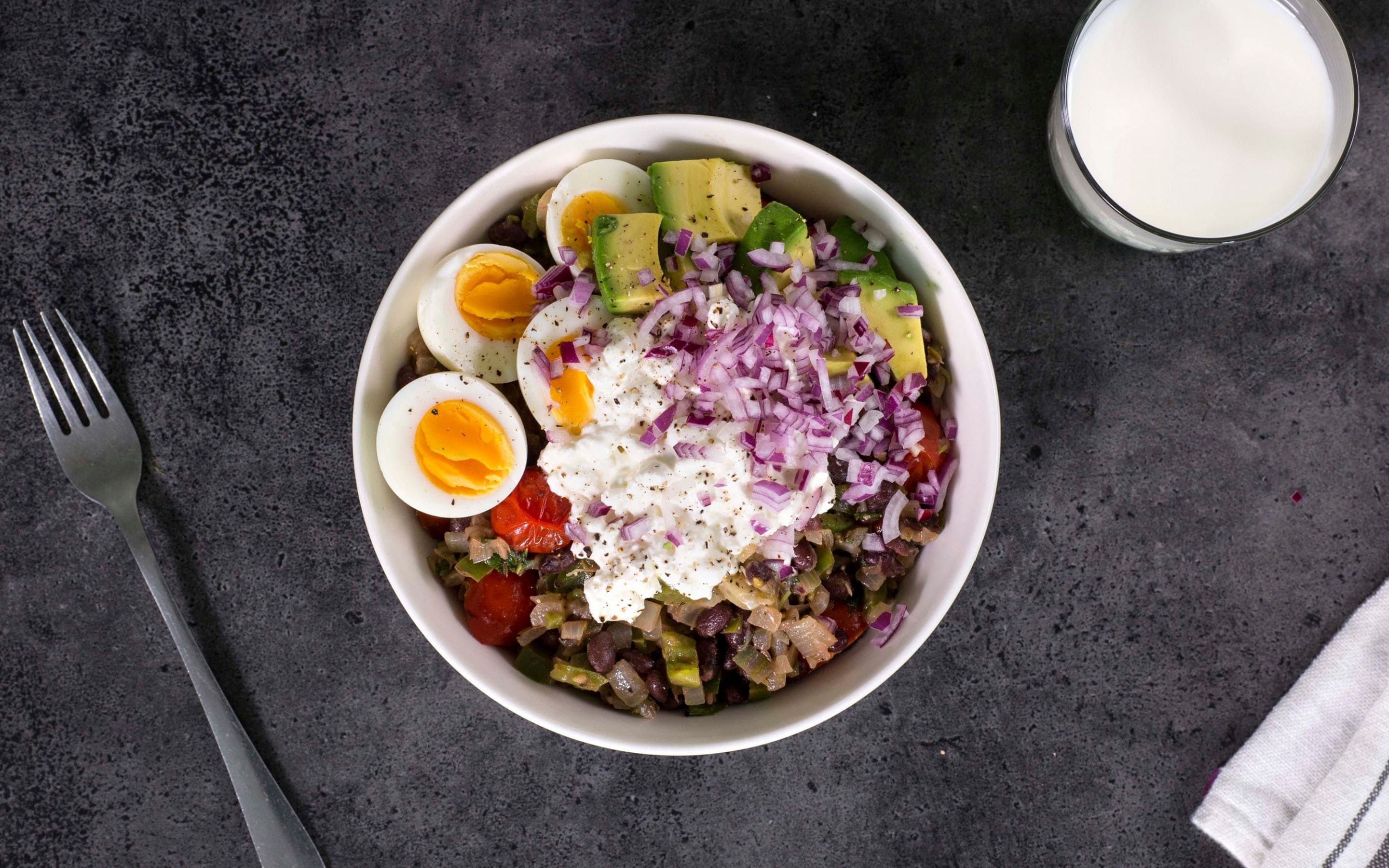 Power bowl med bønner og cottage cheese