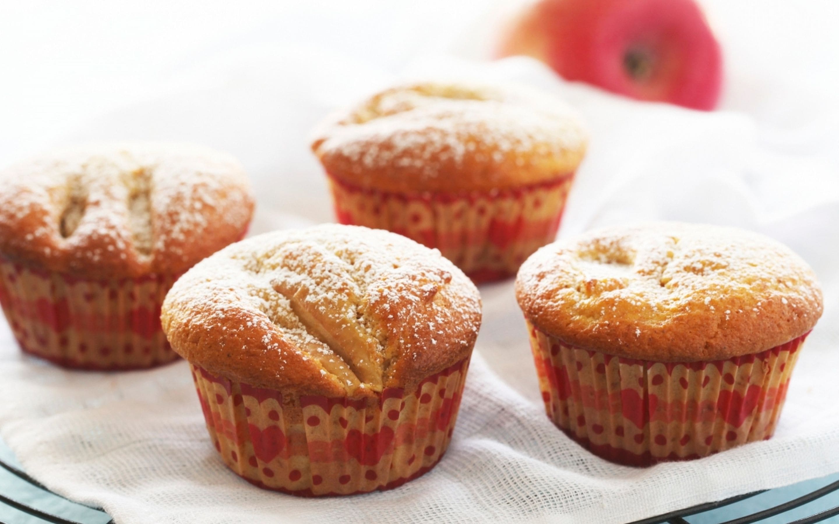 Muffins med eple og kanel