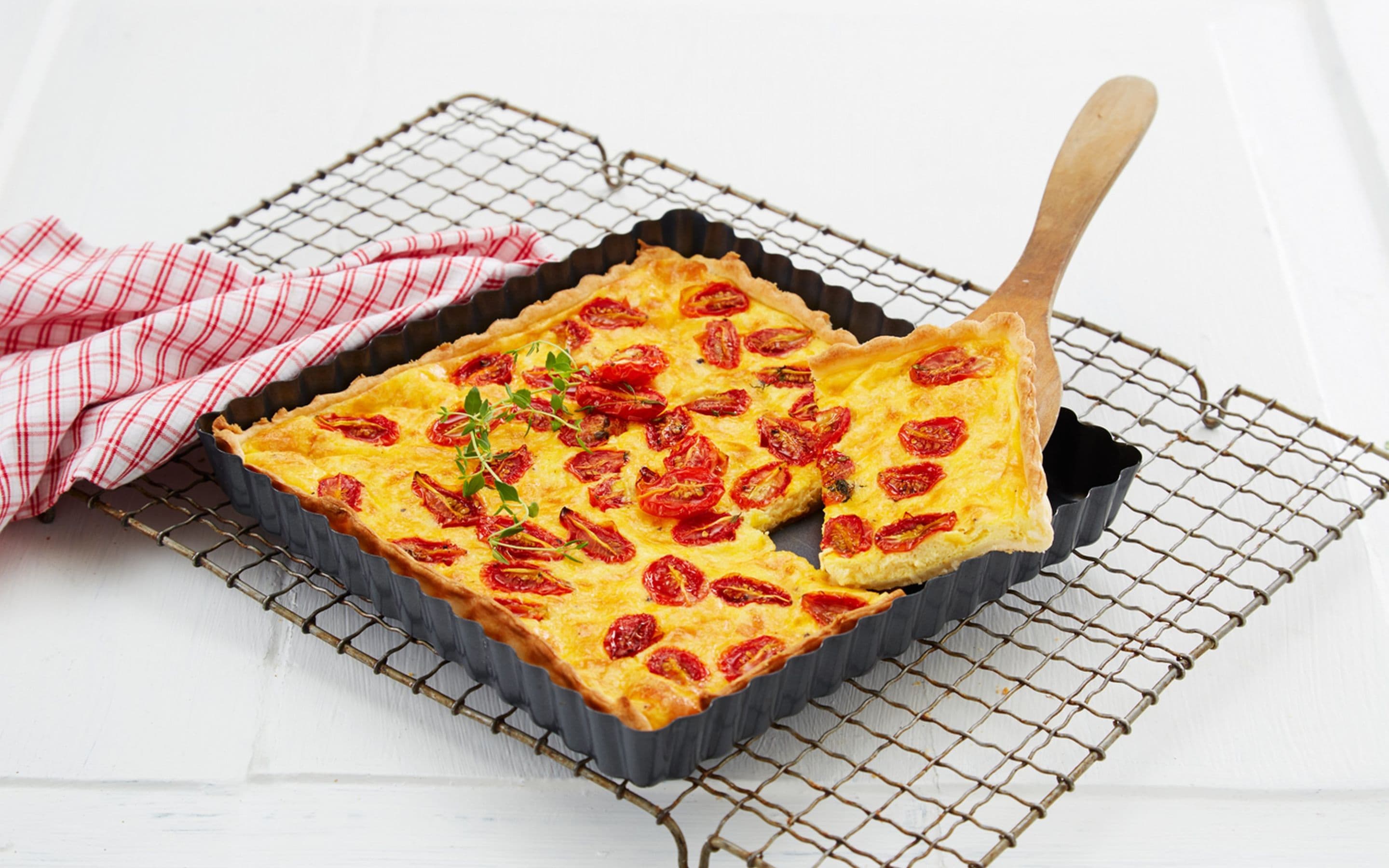 Ostepai med Ridderost og bakte tomater