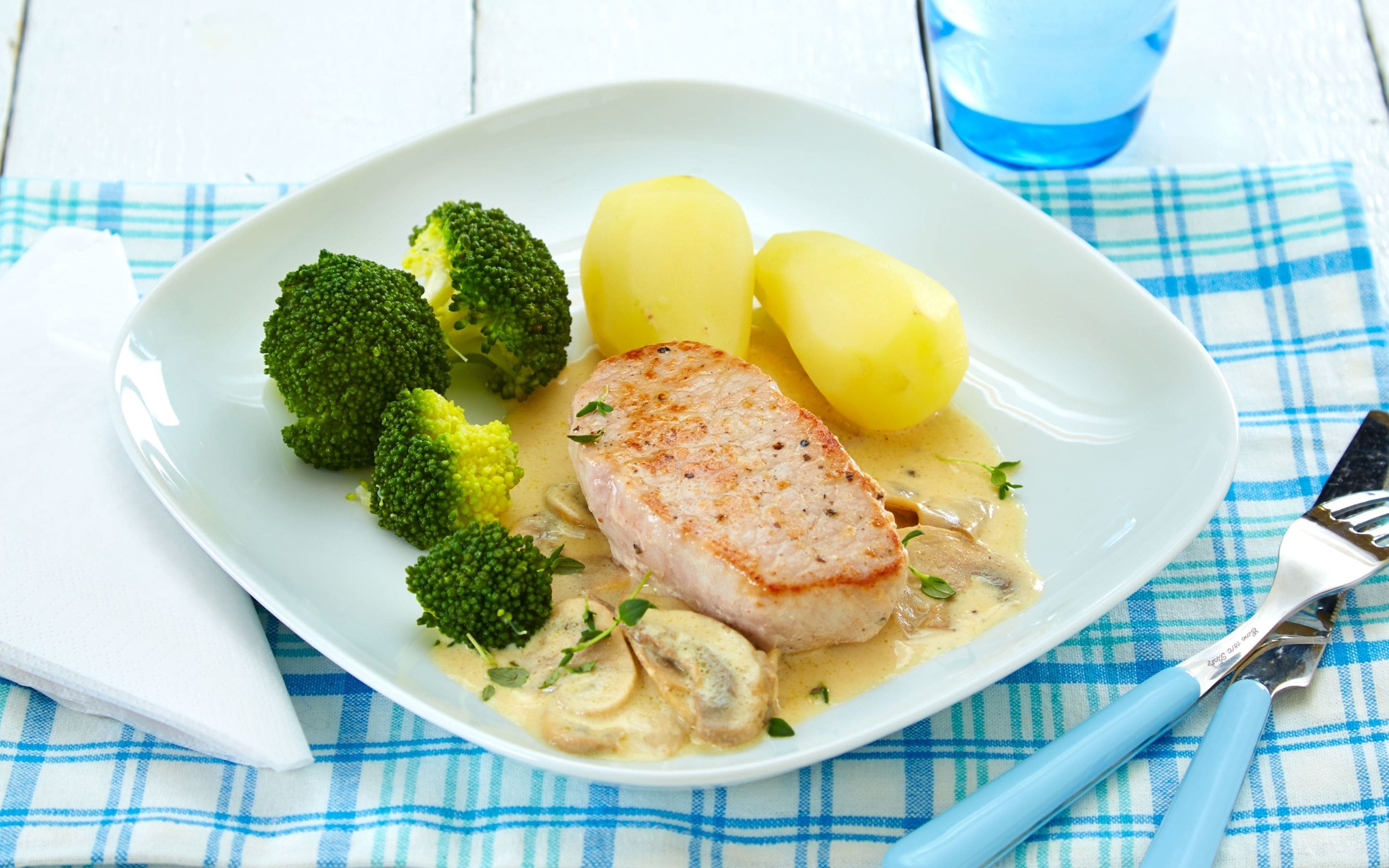 Svinefilet med soppsaus