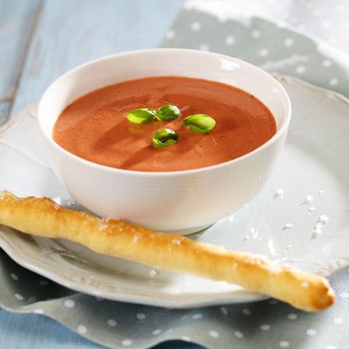 Tomatsuppe med crème fraîche