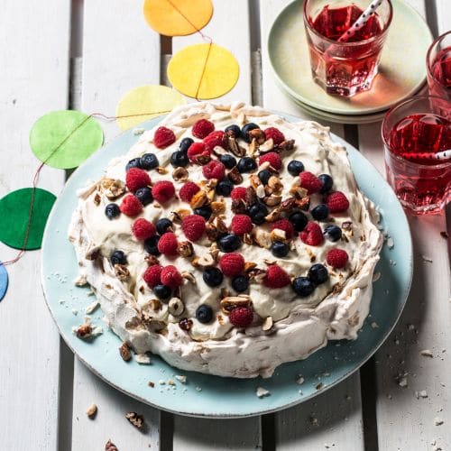 Pavlova med honningglaserte nøtter