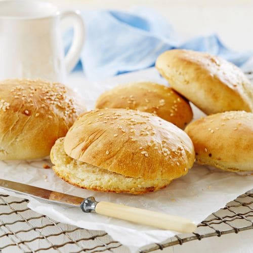 Lette og luftige burgerbrød