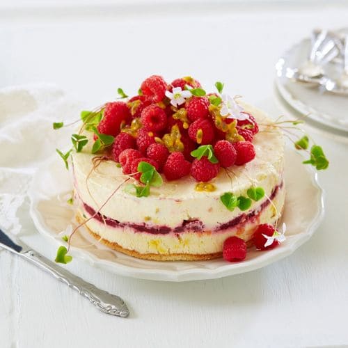 Iskake med pasjonsfrukt