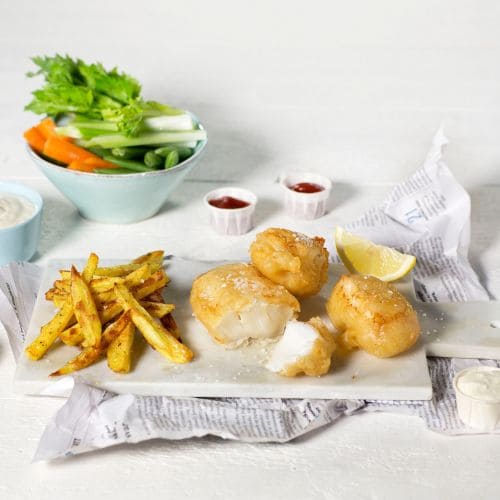 Fish`n`chips med grønnsaker og fetadipp