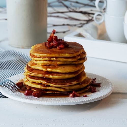 Amerikanske pannekaker med bacontopping