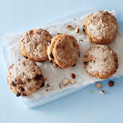 Grove scones med nøtter og sjokolade