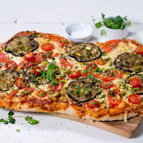 Vegetarpizza med vårløk og aubergine