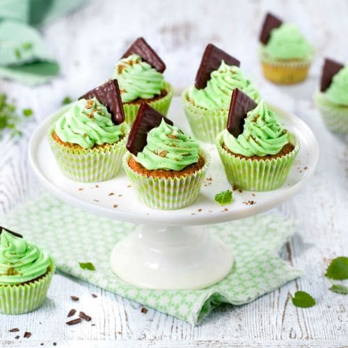 Muffins med mørk sjokolade og peppermynte
