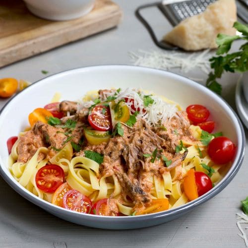 Oksehaleragu med hjemmelaget pasta