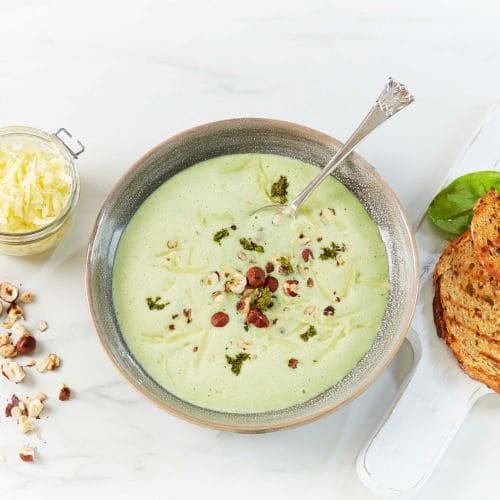 Spinat- og ostesuppe