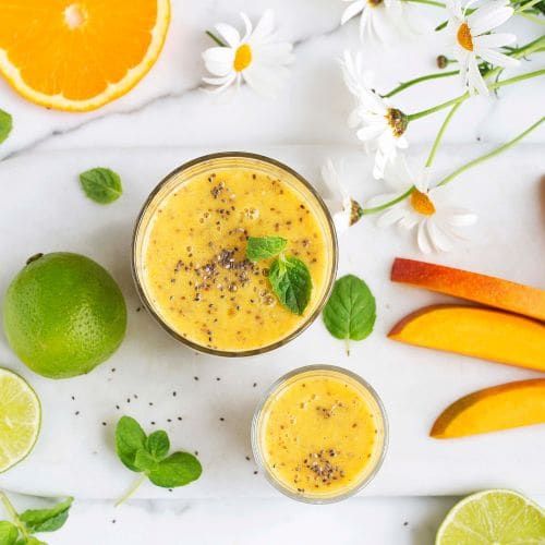 Mango- og appelsinsmoothie med chiafrø 